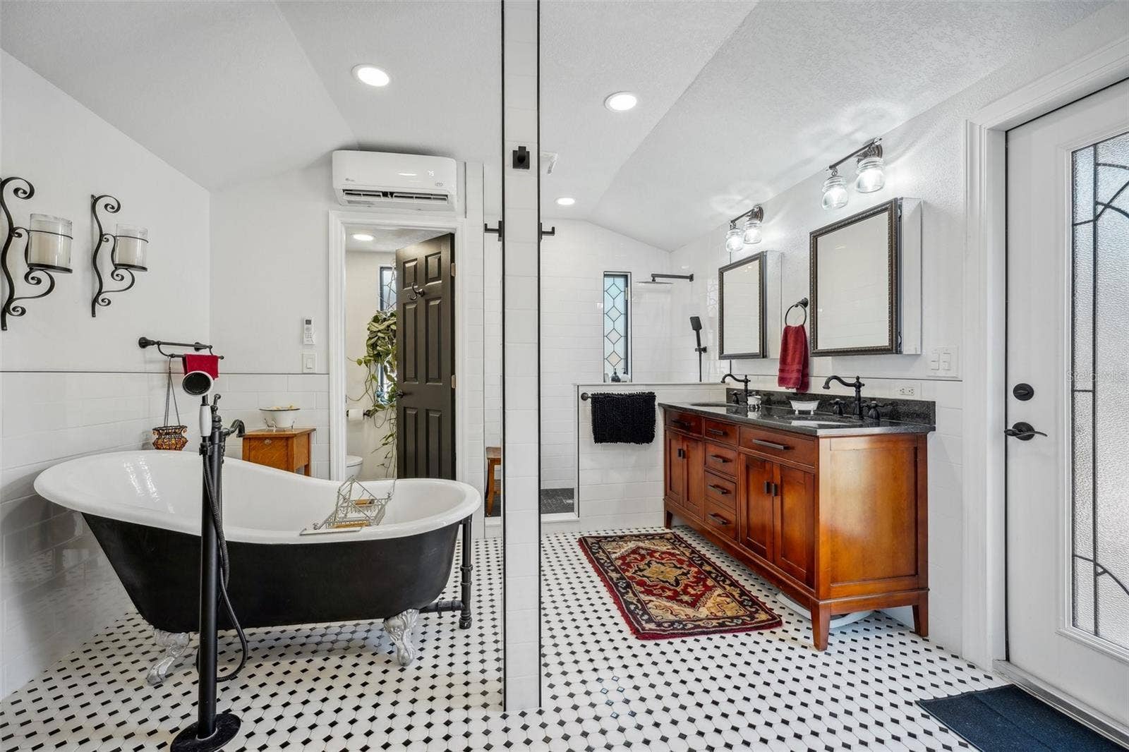 1020 VENETIAN AVENUE, Orlando, FL 32804 1020 VENETIAN AVENUE, Orlando, FL 32804