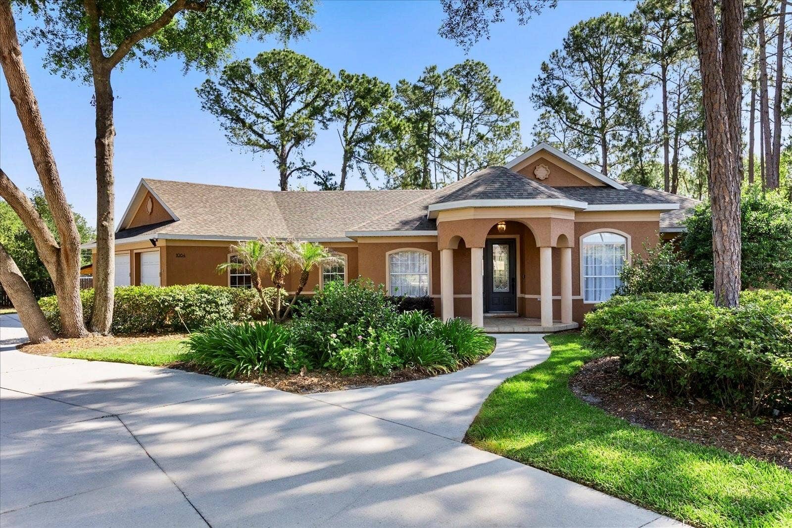 1064 CEASARS COURT, Mount Dora, FL 32757