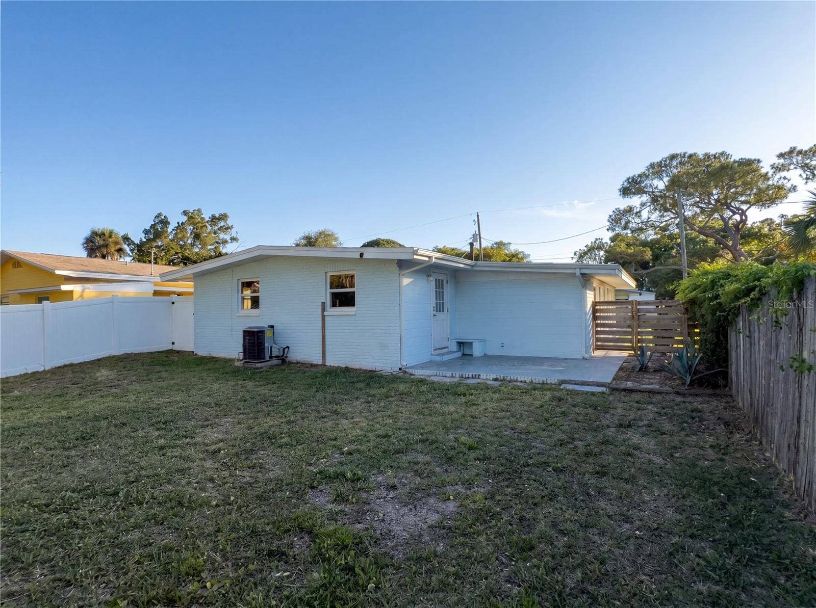 911 NEW YORK STREET, Edgewater, FL 32132 911 NEW YORK STREET, Edgewater, FL 32132