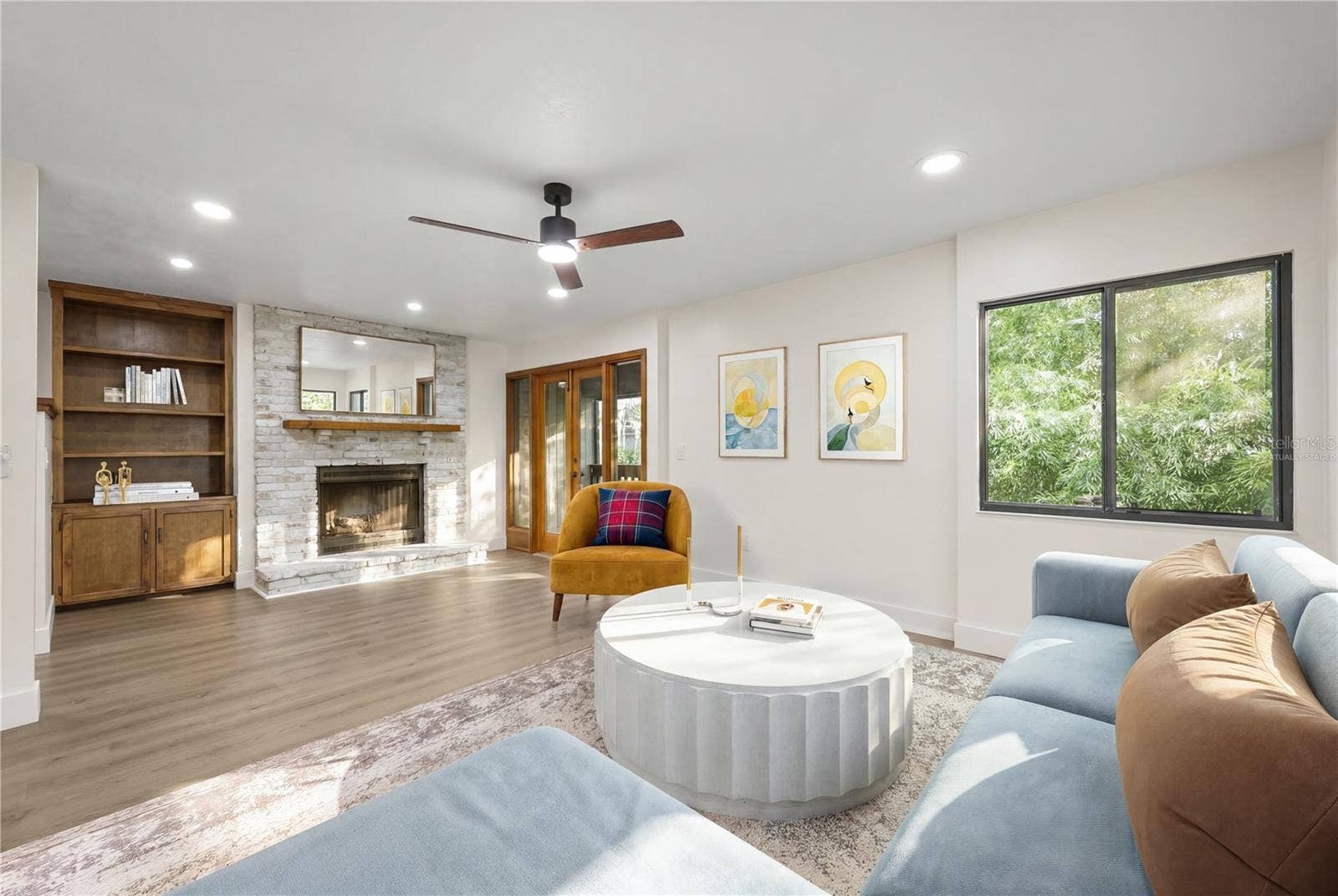 548 S OSCEOLA AVENUE, Orlando, FL 32801 living room virtually staged