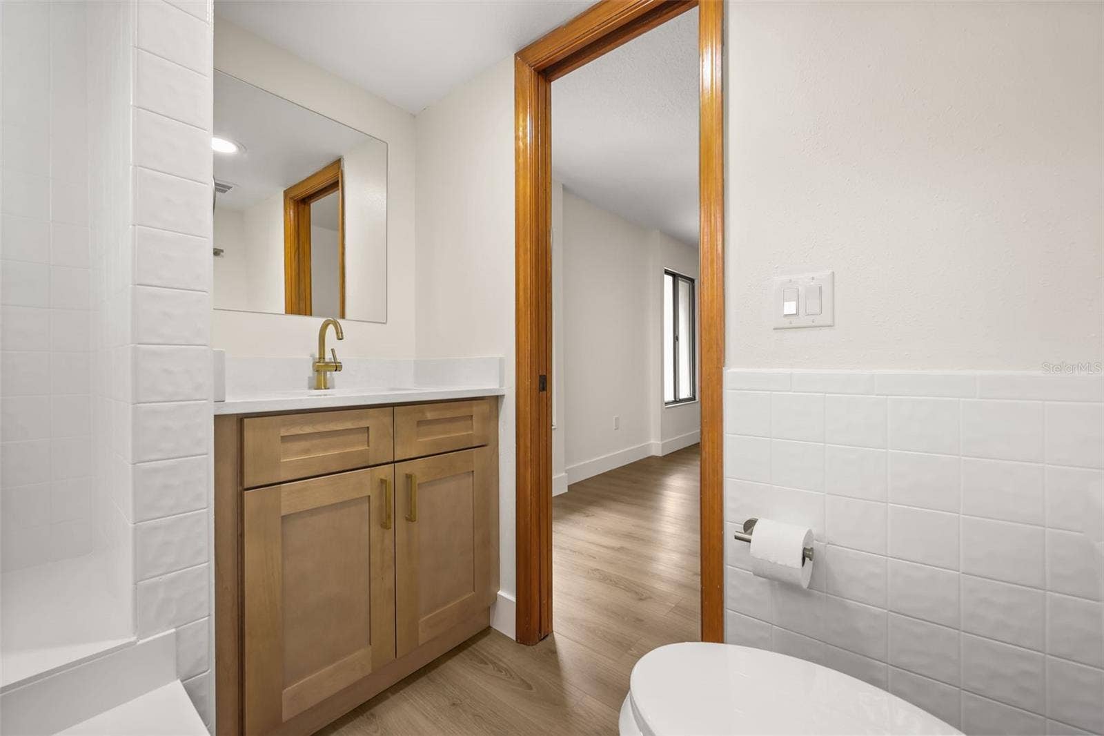 548 S OSCEOLA AVENUE, Orlando, FL 32801 2nd floor bathroom