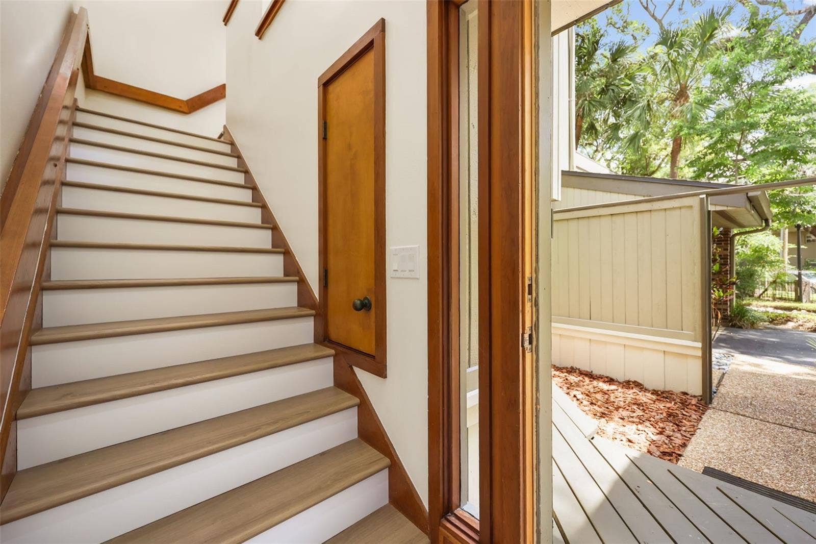 548 S OSCEOLA AVENUE, Orlando, FL 32801 stairs from main living space to sidewalk leading to lake cherokee