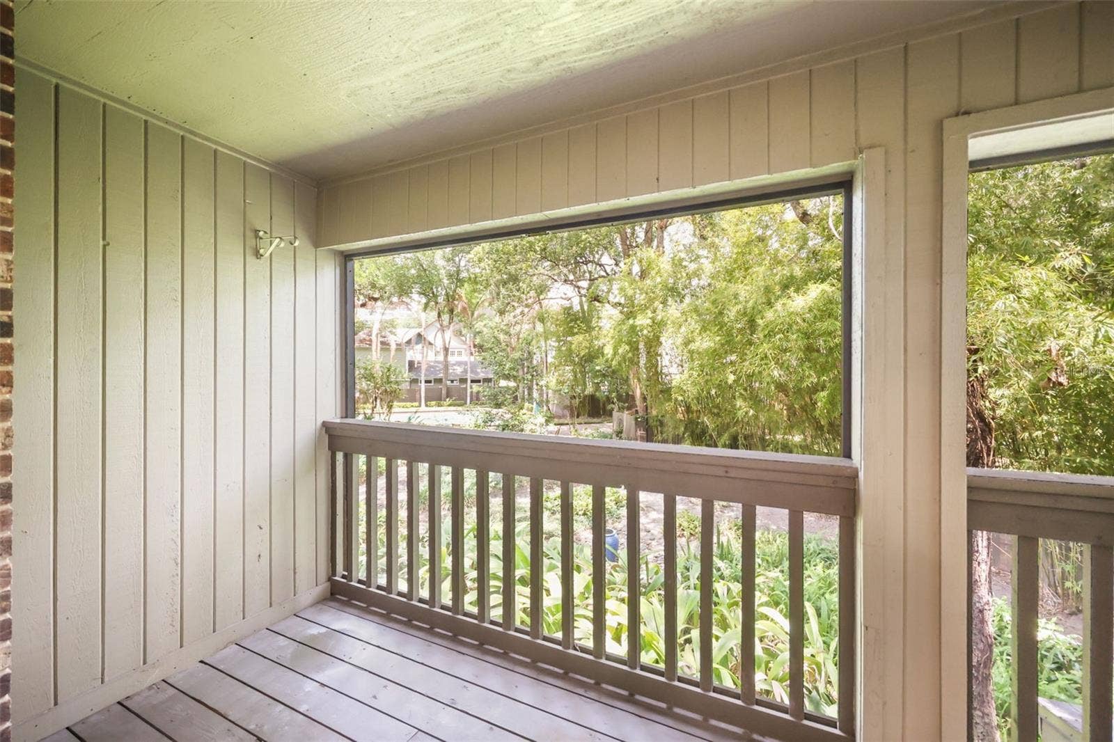 548 S OSCEOLA AVENUE, Orlando, FL 32801 covered deck view 2