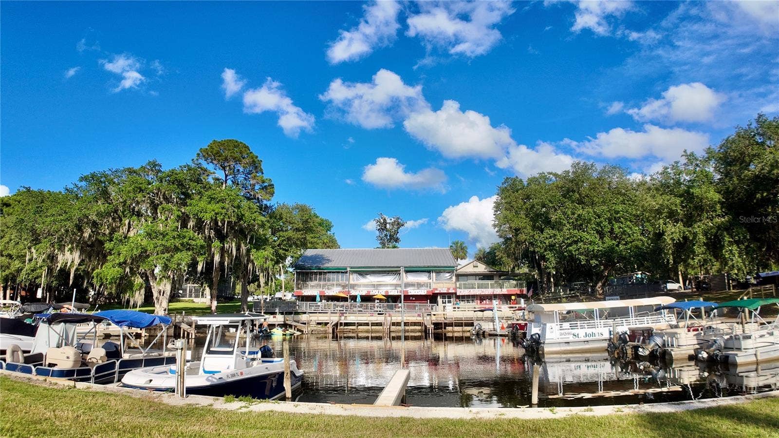 623 LAZIO CIRCLE, Debary, FL 32713 Swamp House Riverfront Bar & Grill