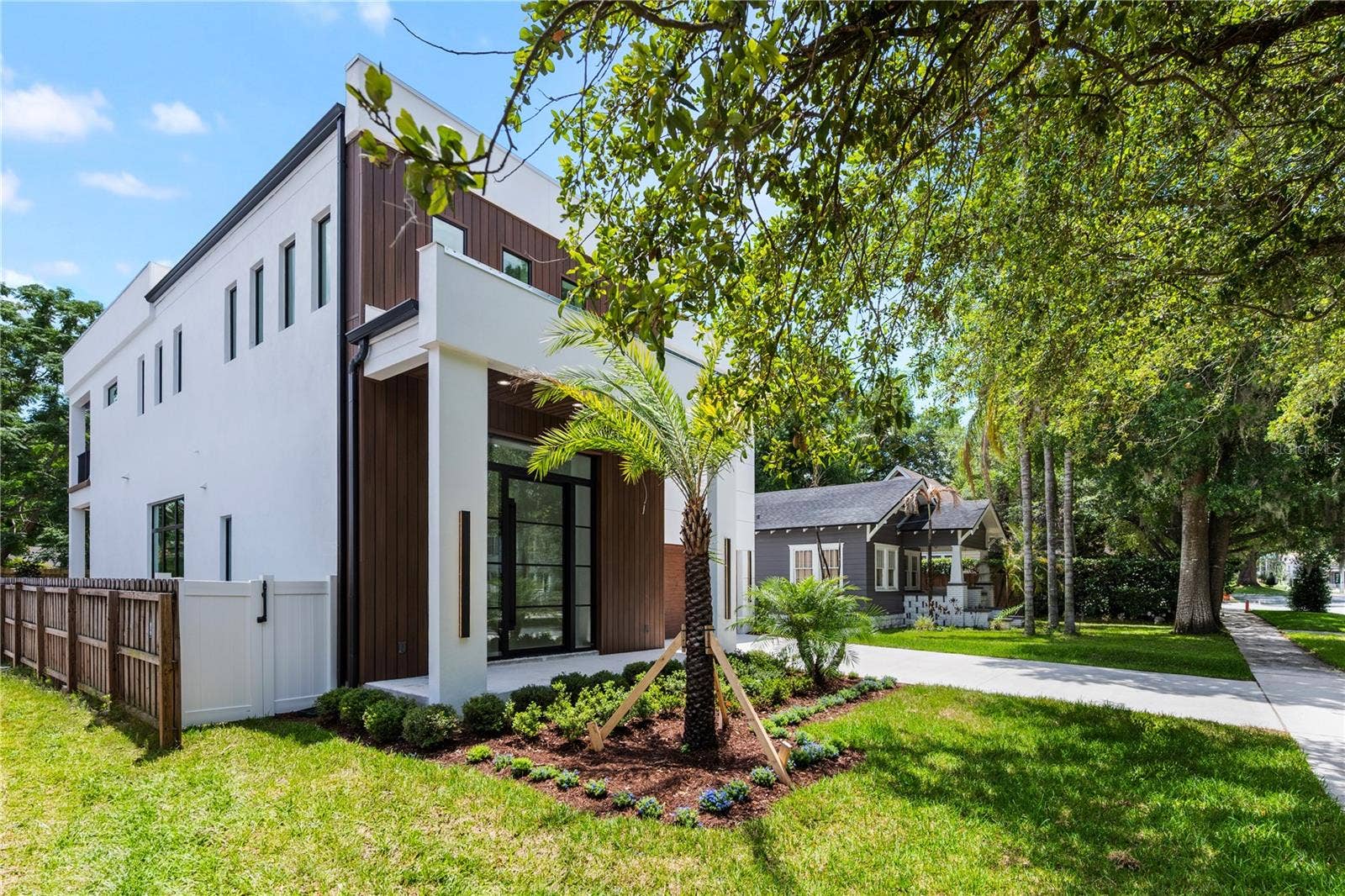 737 N SUMMERLIN AVENUE, Orlando, FL 32803 737 N SUMMERLIN AVENUE, Orlando, FL 32803