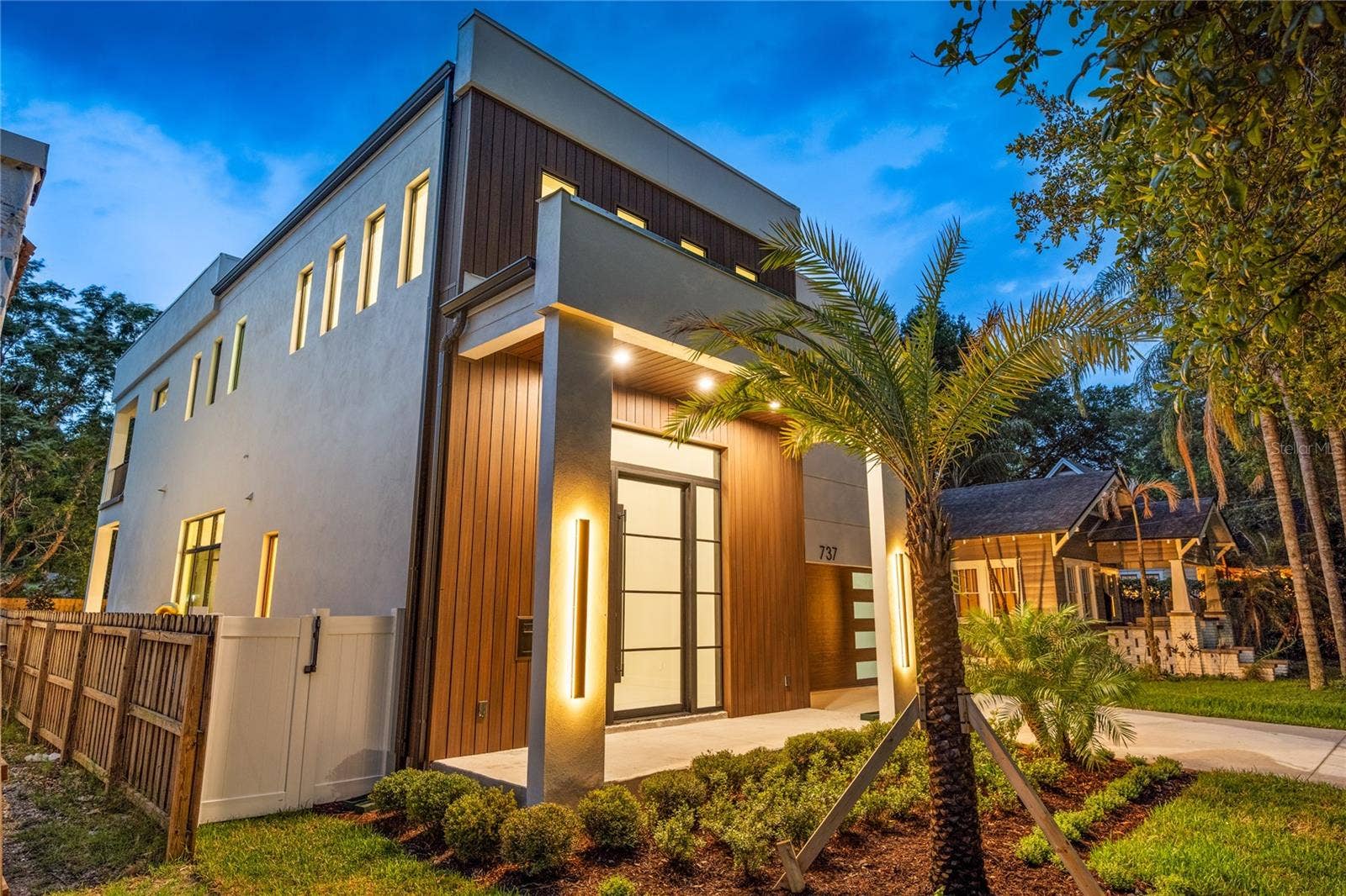 737 N SUMMERLIN AVENUE, Orlando, FL 32803 737 N SUMMERLIN AVENUE, Orlando, FL 32803