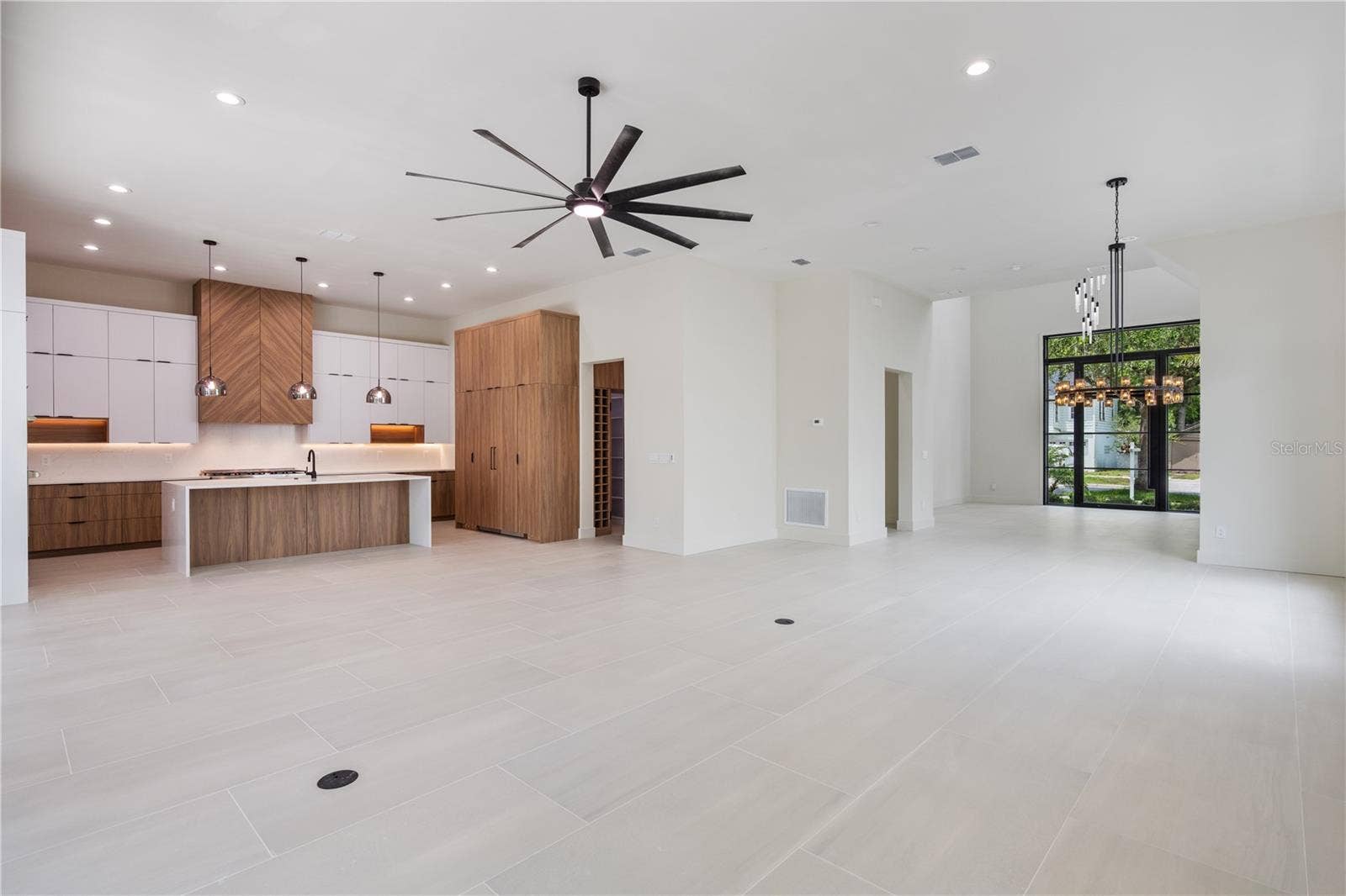 737 N SUMMERLIN AVENUE, Orlando, FL 32803 737 N SUMMERLIN AVENUE, Orlando, FL 32803