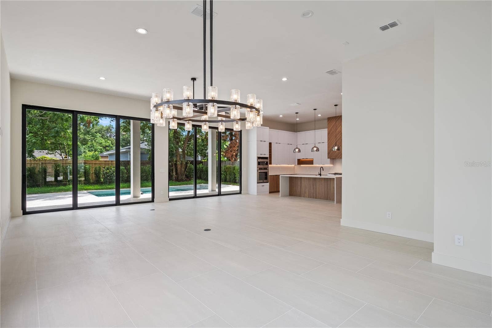 737 N SUMMERLIN AVENUE, Orlando, FL 32803 737 N SUMMERLIN AVENUE, Orlando, FL 32803