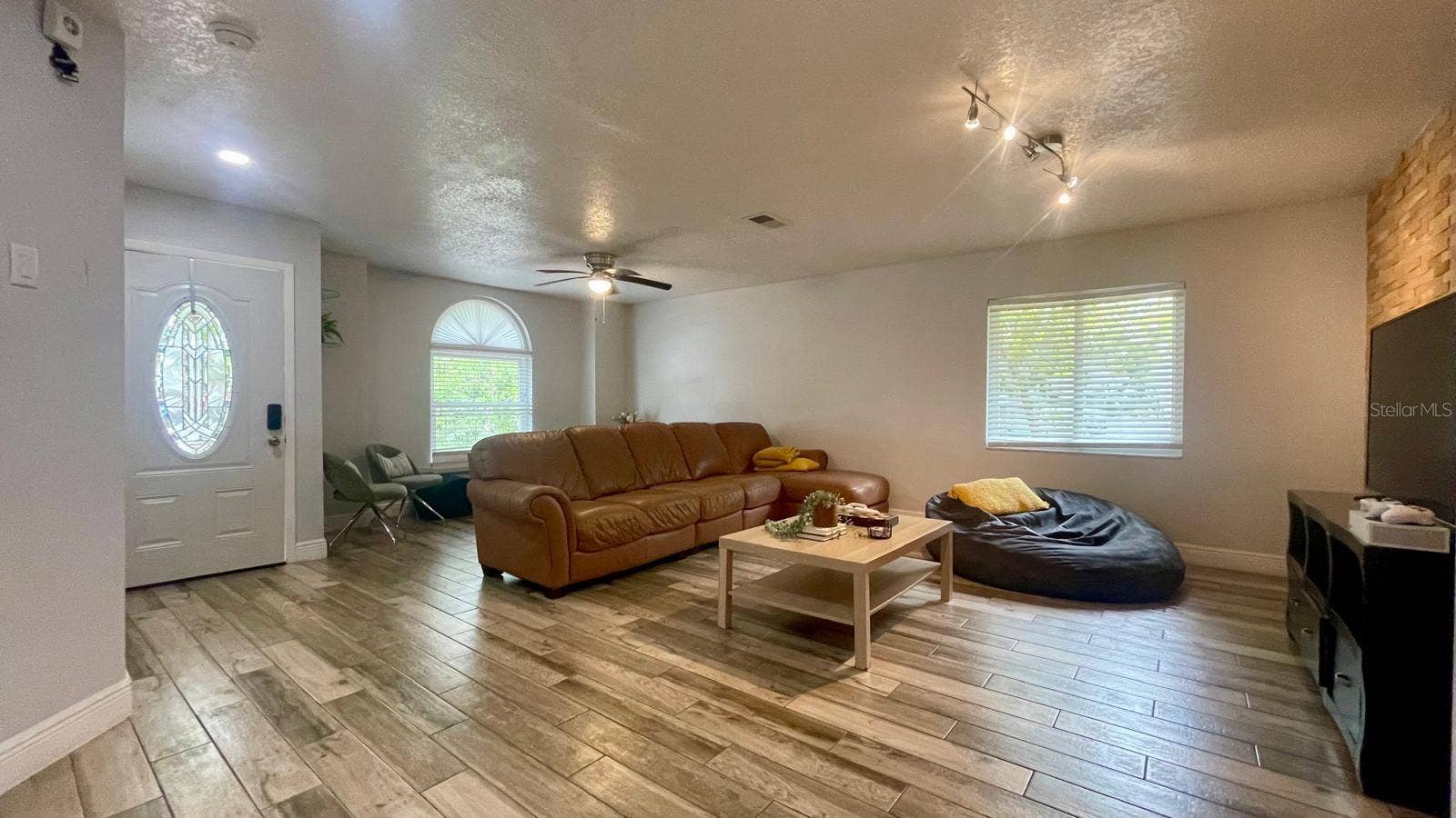 1044 NIN STREET, Orlando, FL 32835 1044 NIN STREET, Orlando, FL 32835