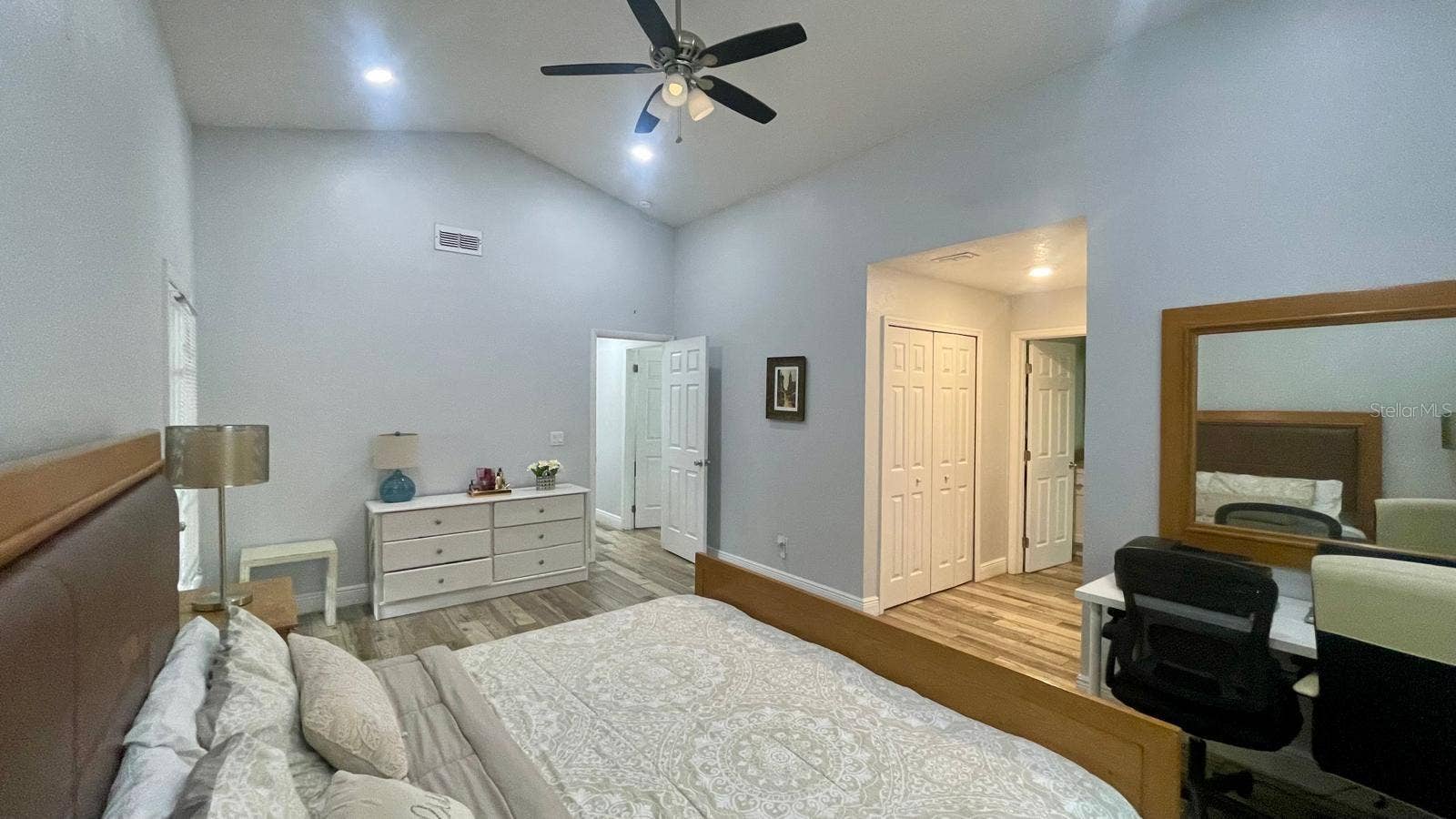 1044 NIN STREET, Orlando, FL 32835 1044 NIN STREET, Orlando, FL 32835