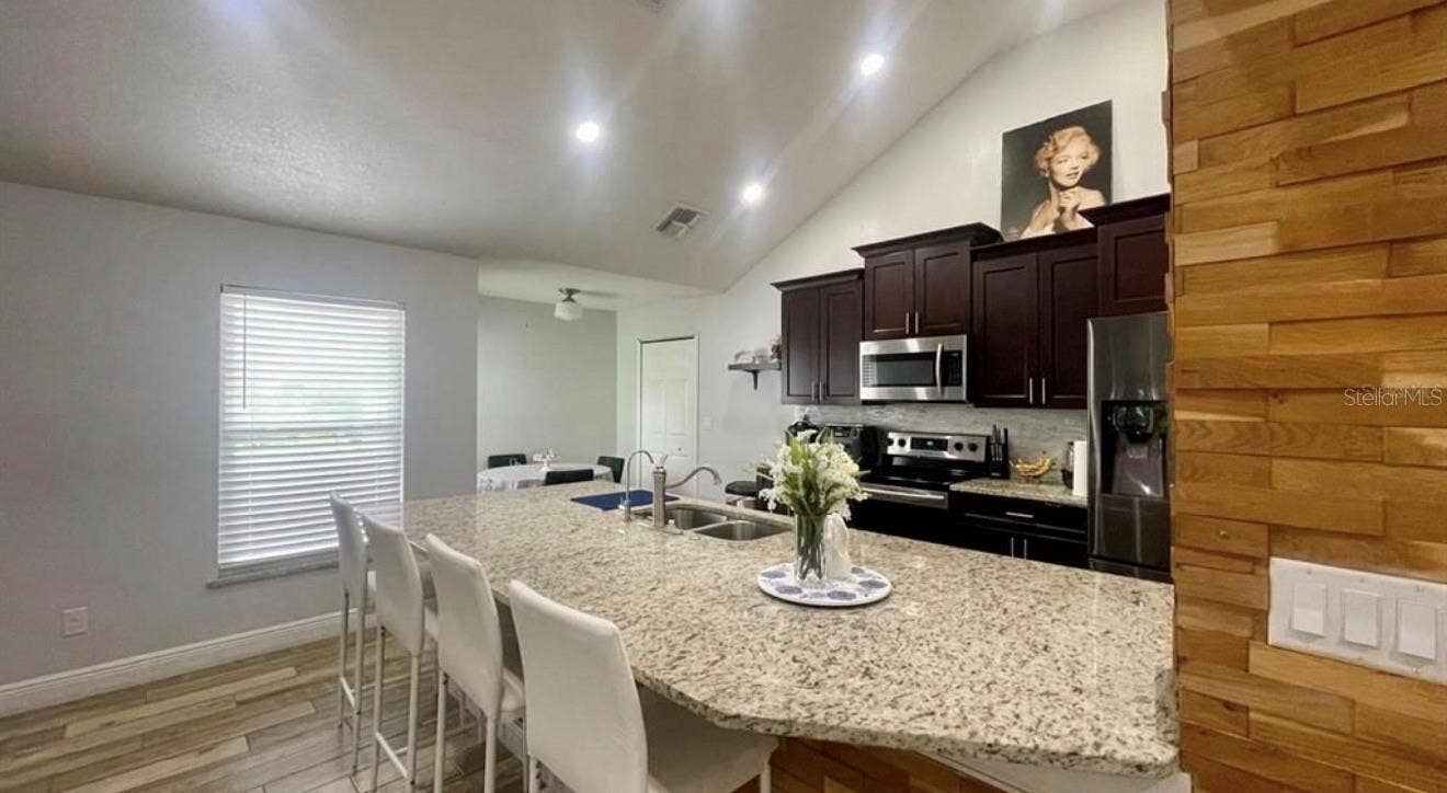 1044 NIN STREET, Orlando, FL 32835 1044 NIN STREET, Orlando, FL 32835