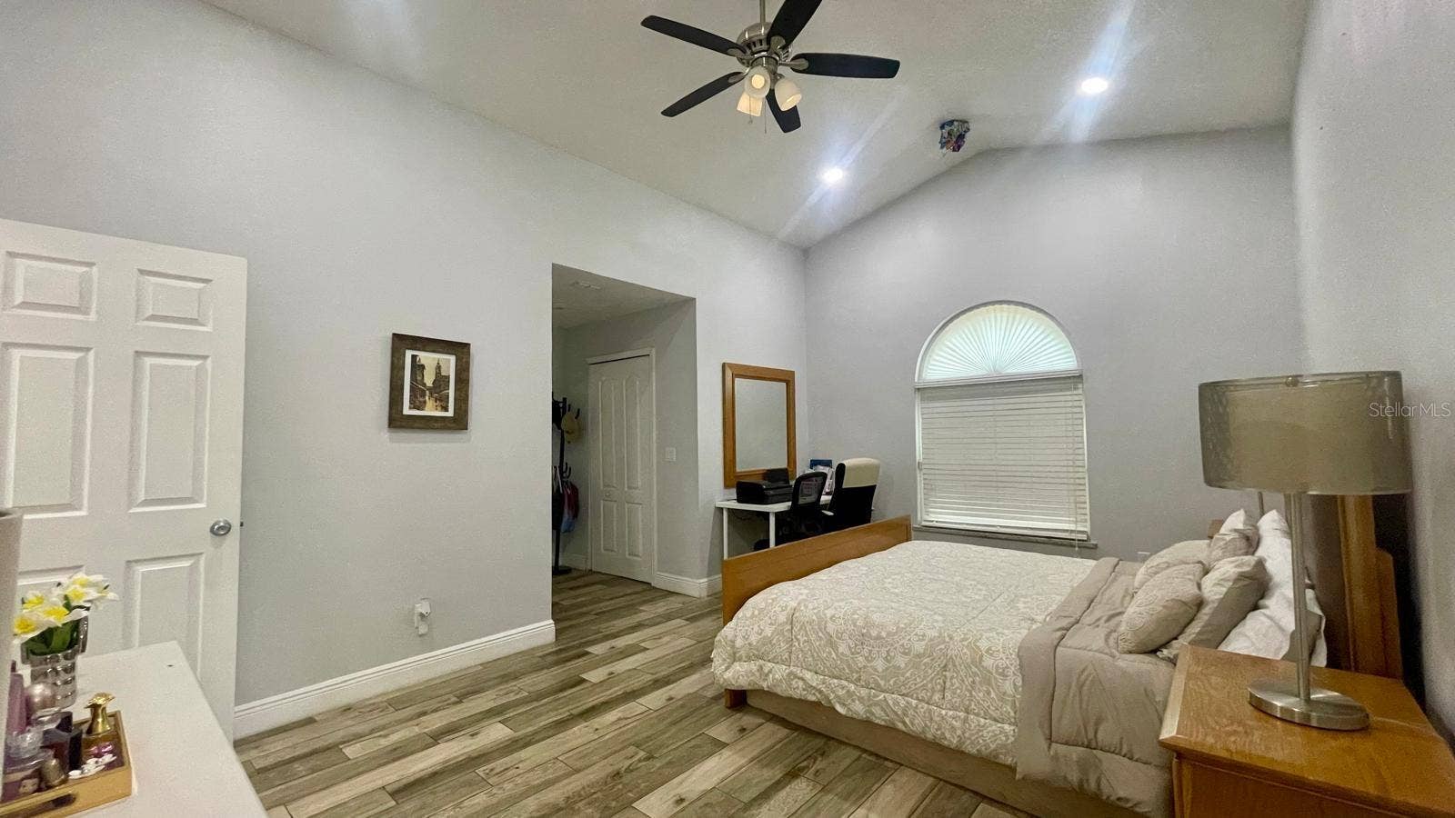 1044 NIN STREET, Orlando, FL 32835 1044 NIN STREET, Orlando, FL 32835