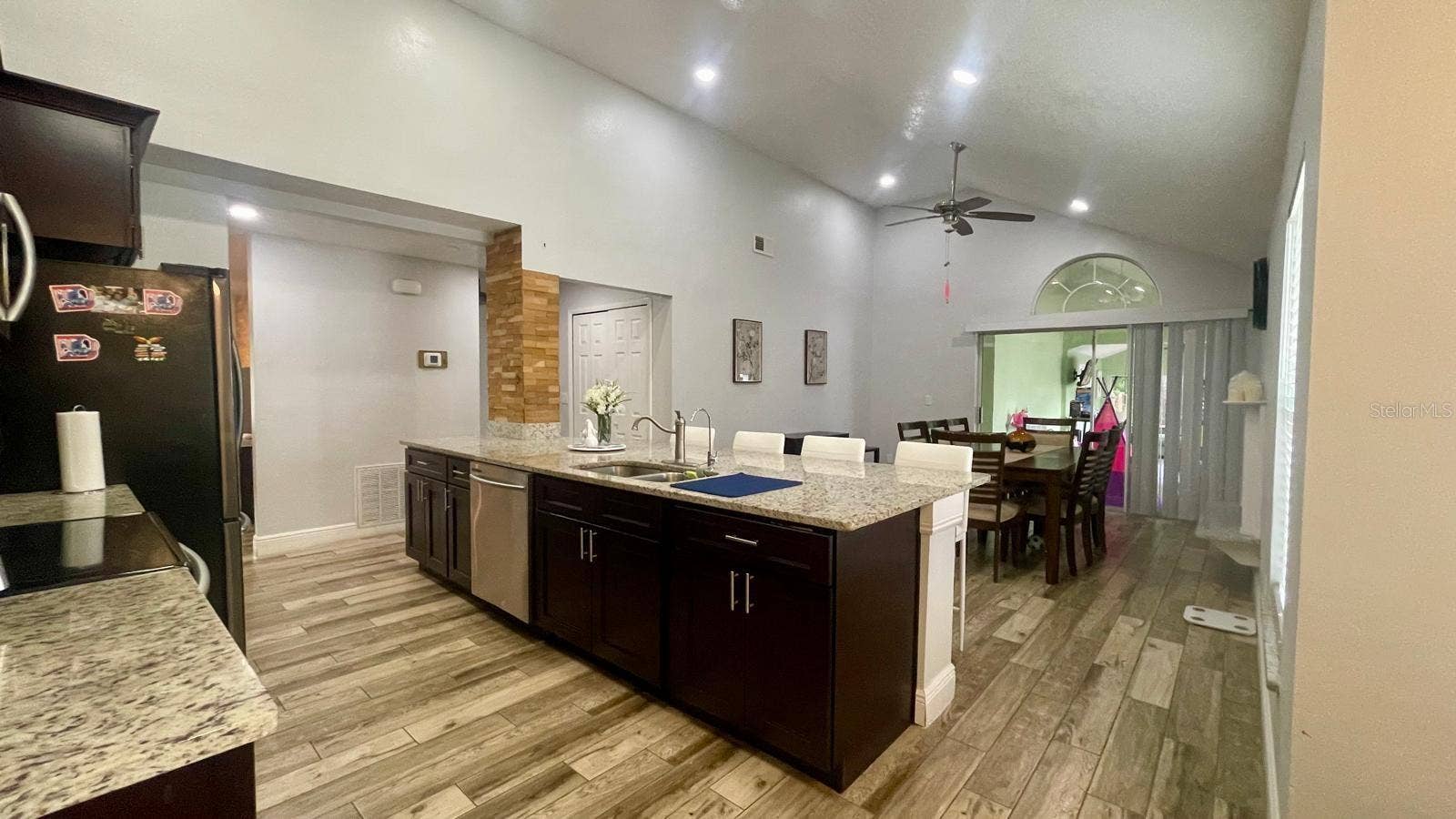1044 NIN STREET, Orlando, FL 32835 1044 NIN STREET, Orlando, FL 32835
