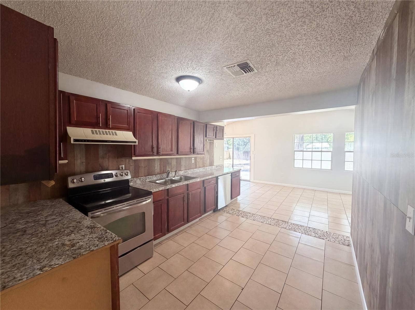 613 4TH STREET NE, Fort Meade, FL 33841 613 4TH STREET NE, Fort Meade, FL 33841