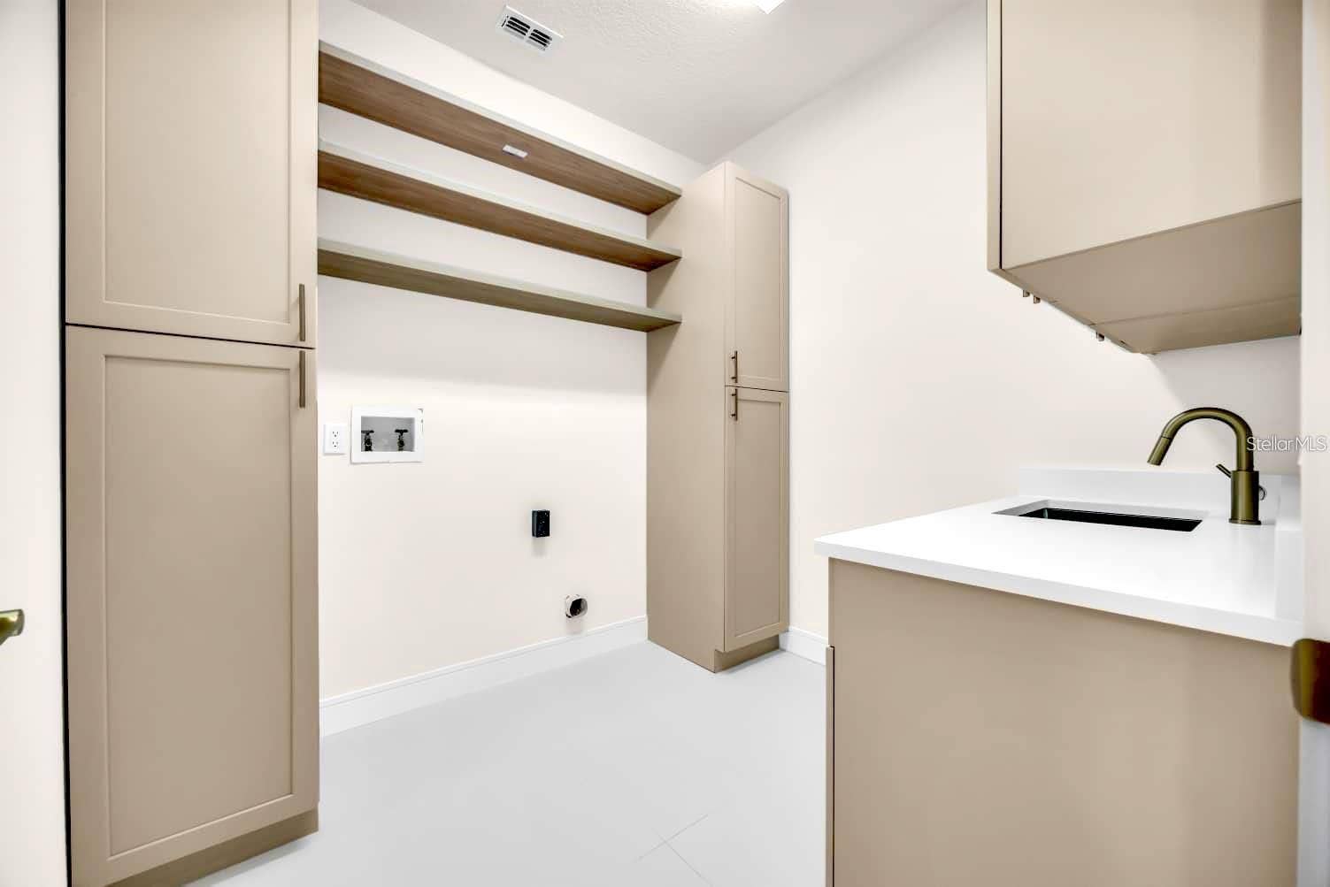 9548 CROWN PRINCE LANE, Windermere, FL 34786 Laundry Room