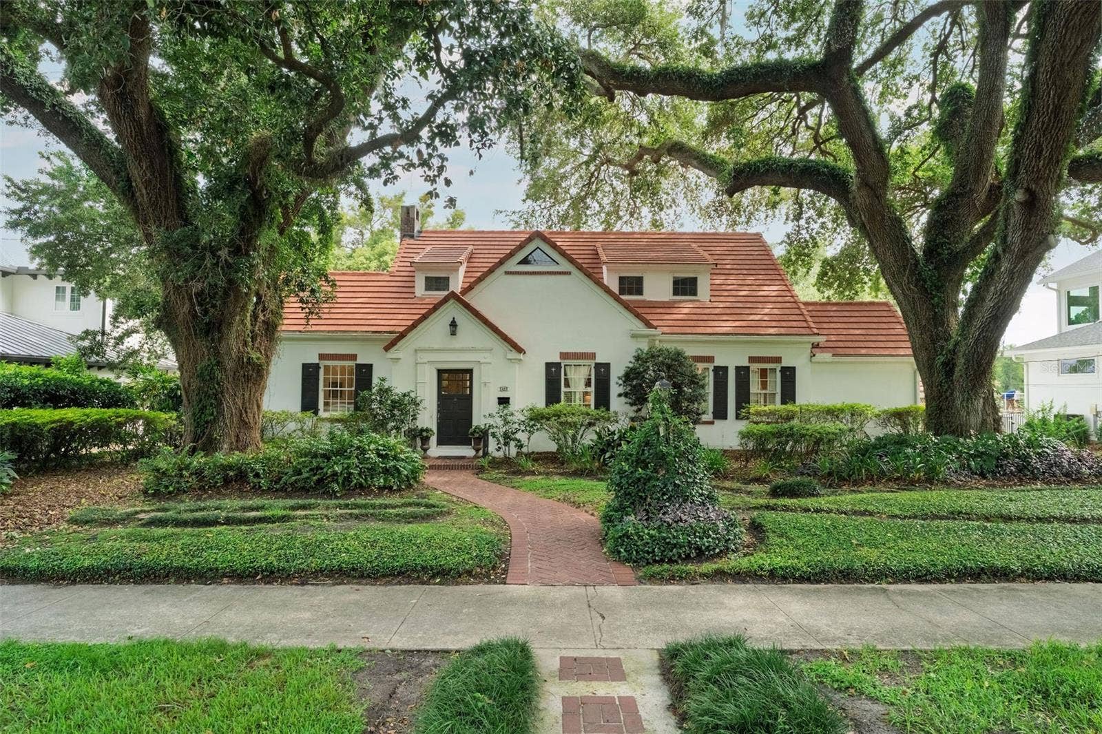 1415 LANCASTER DRIVE, Orlando, FL 32806 Welcome to 1415 Lancaster!