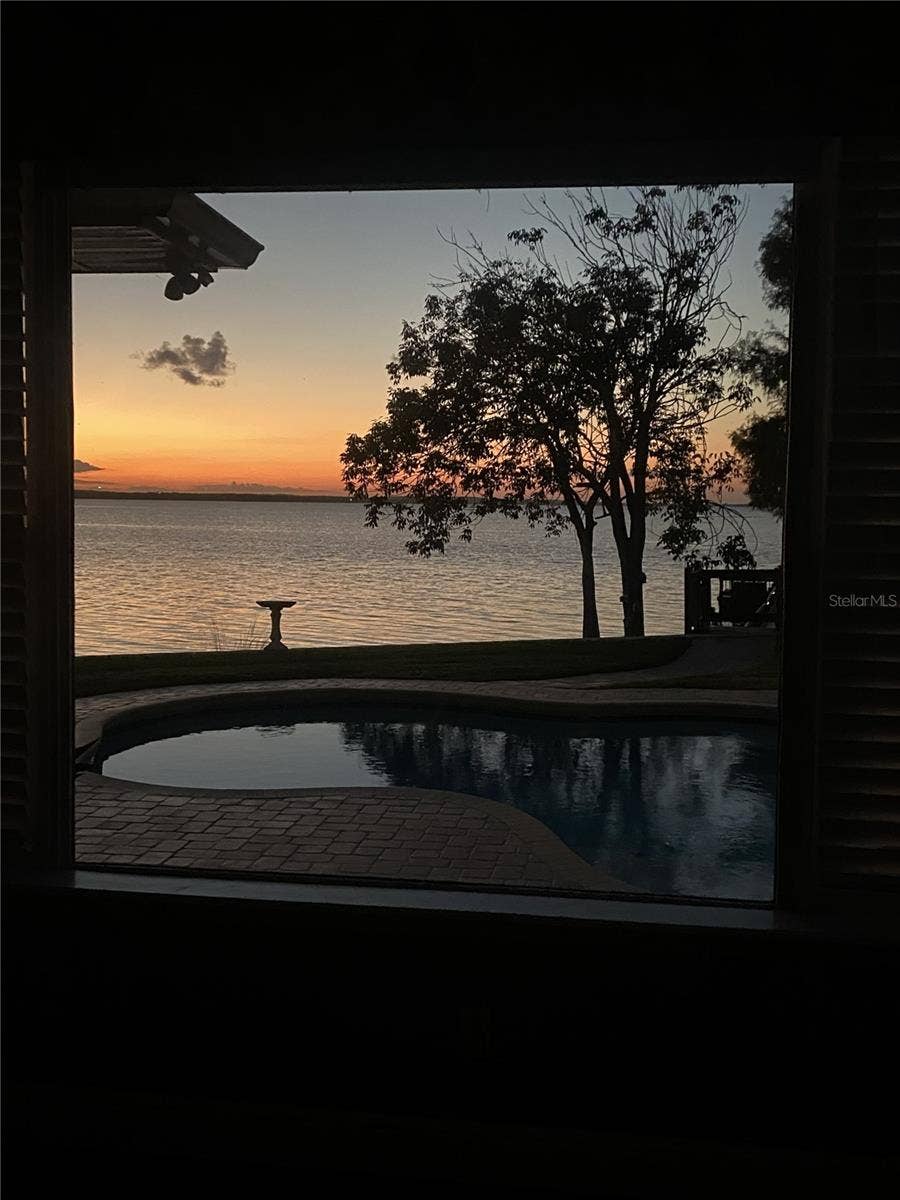 279 ZACHARY WADE STREET, Winter Garden, FL 34787 Breathtaking sunsets over the lake