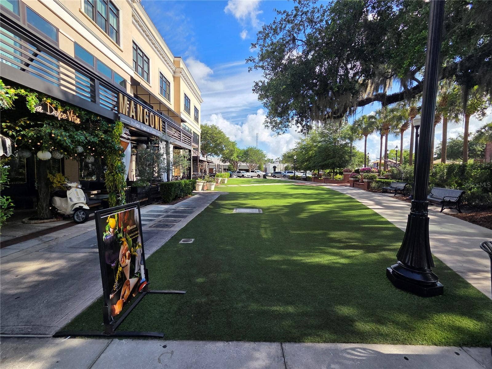 279 ZACHARY WADE STREET, Winter Garden, FL 34787 Downtown Winter Garden with great restarants and green spaces to spend time with family and friends!