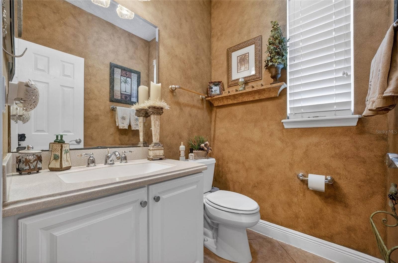 279 ZACHARY WADE STREET, Winter Garden, FL 34787 Half bath first flr