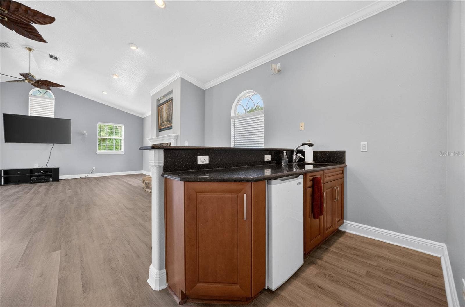 279 ZACHARY WADE STREET, Winter Garden, FL 34787 Wetbar in the bonus room with refrigerator