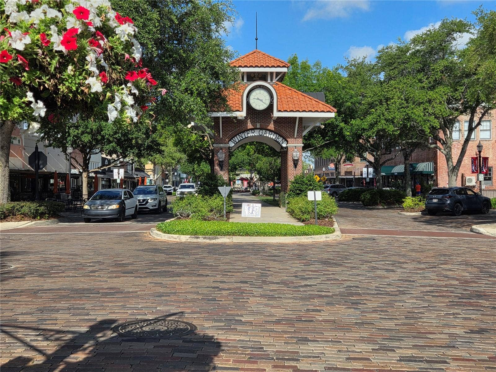 279 ZACHARY WADE STREET, Winter Garden, FL 34787 Charming downtown Winter Garden just a few minutes away from this property!