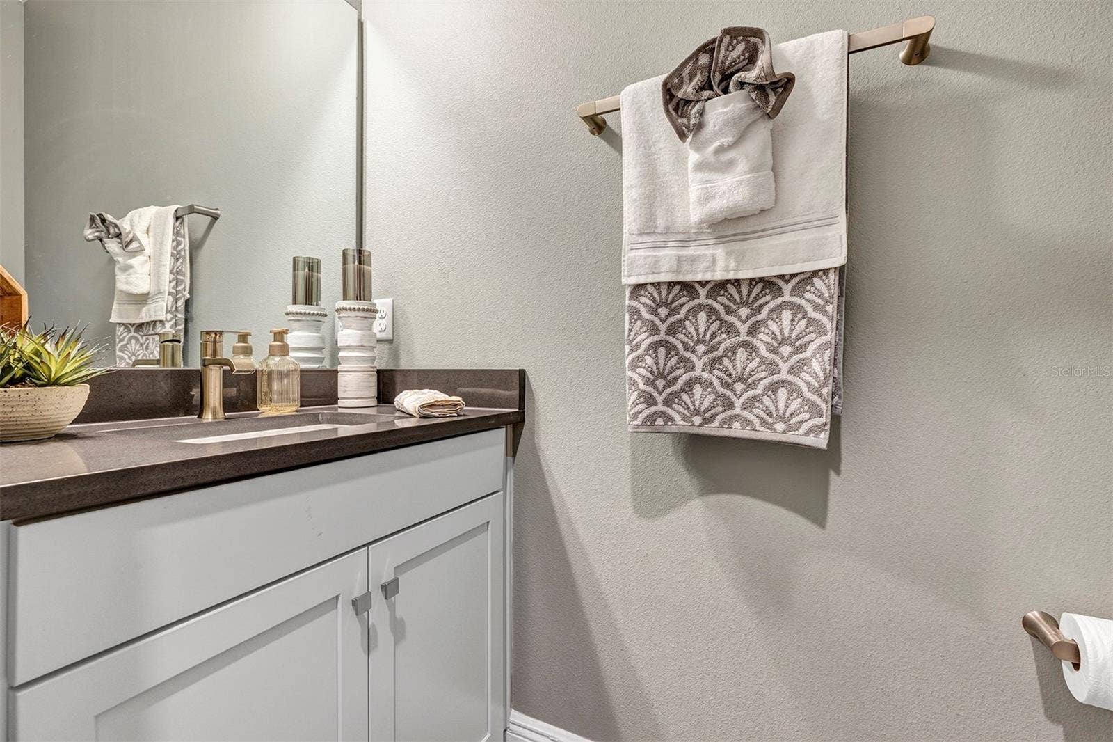 16136 VOLTERRA POINT, Bella Collina, FL 34756 Downstairs 1/2 bath