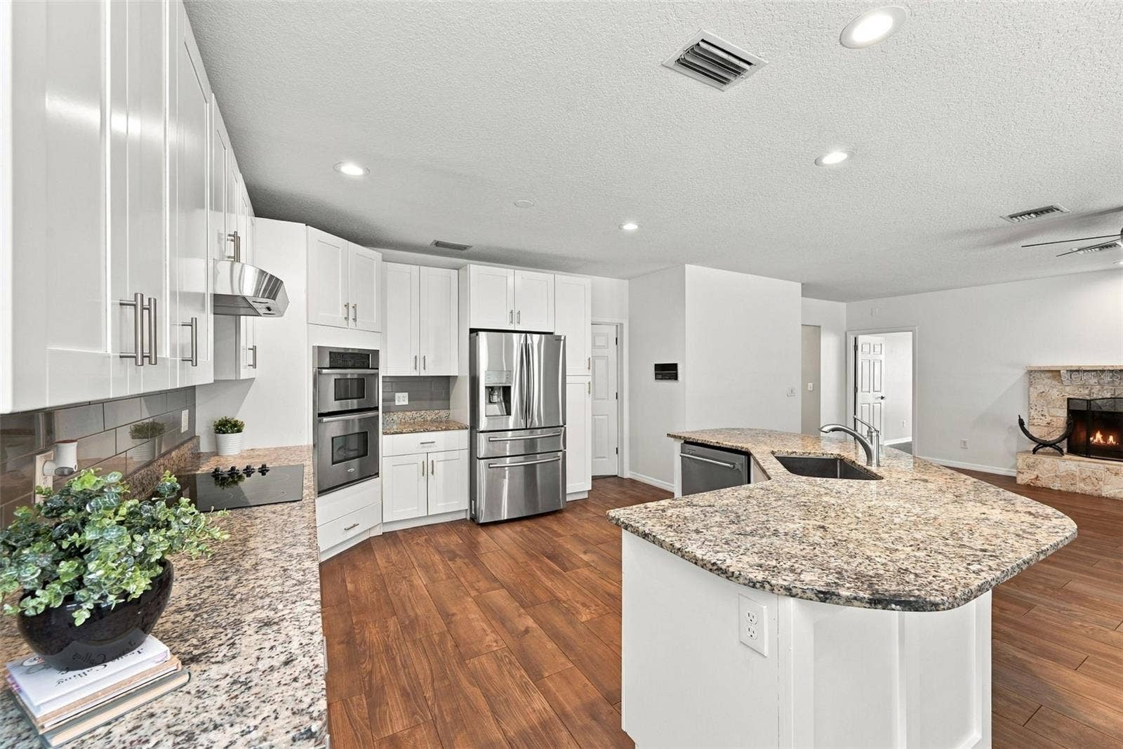1349 VALLEY PINE CIRCLE, Apopka, FL 32712 1349 VALLEY PINE CIRCLE, Apopka, FL 32712