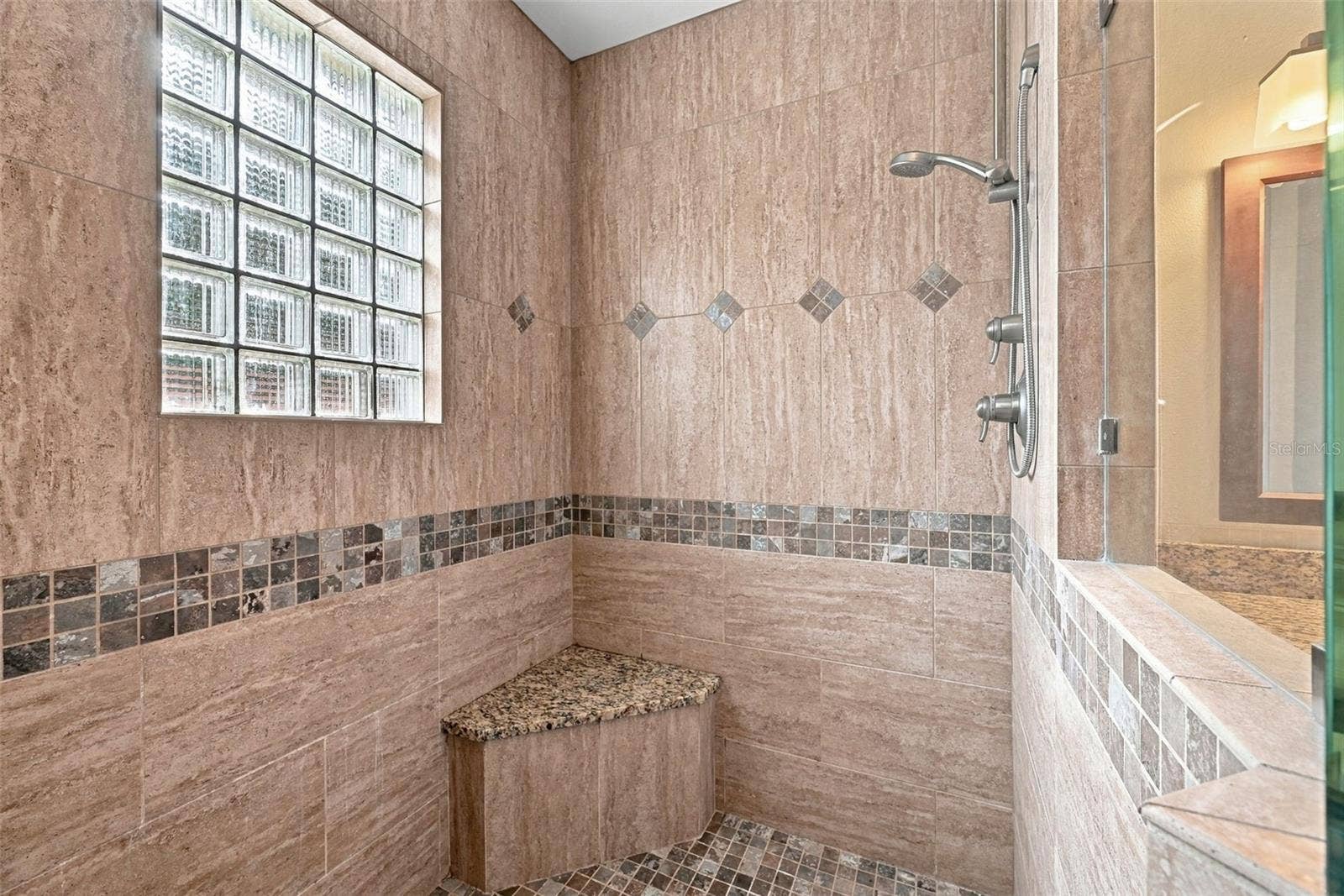 1349 VALLEY PINE CIRCLE, Apopka, FL 32712 Downstairs En Suite Bathroom Shower