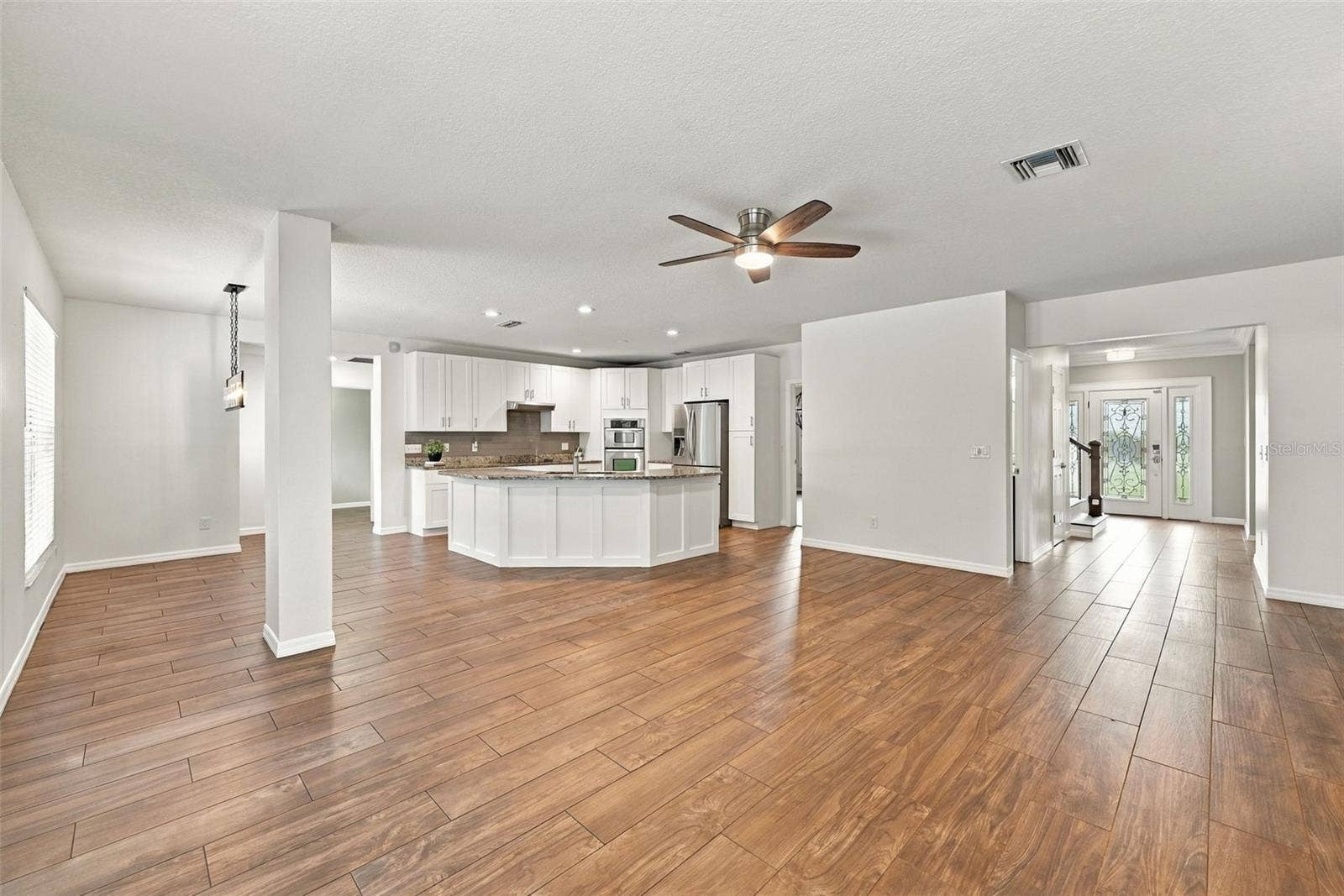 1349 VALLEY PINE CIRCLE, Apopka, FL 32712 Family Room / Open Floor Plan