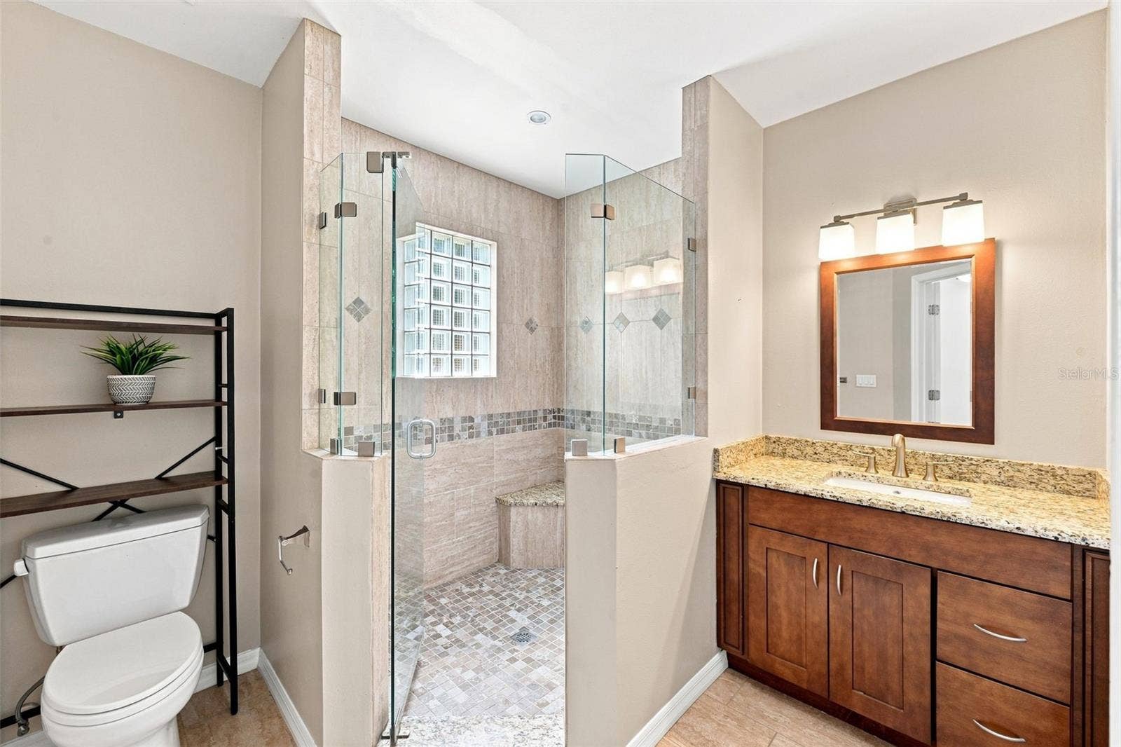 1349 VALLEY PINE CIRCLE, Apopka, FL 32712 Downstairs En Suite Bathroom Shower