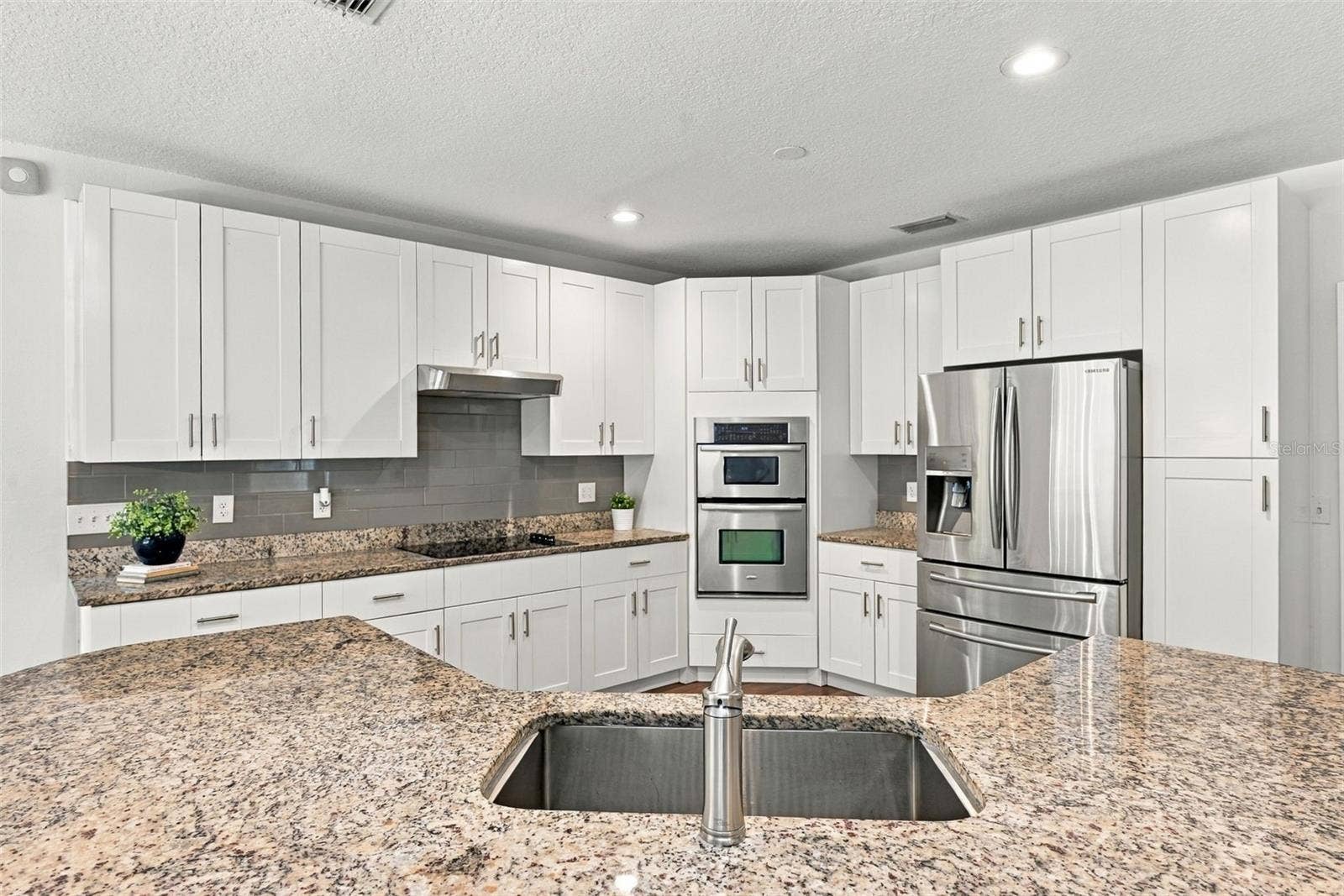 1349 VALLEY PINE CIRCLE, Apopka, FL 32712 1349 VALLEY PINE CIRCLE, Apopka, FL 32712