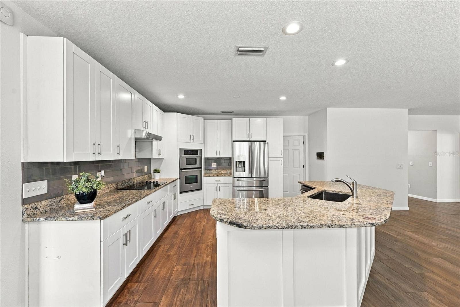 1349 VALLEY PINE CIRCLE, Apopka, FL 32712 1349 VALLEY PINE CIRCLE, Apopka, FL 32712