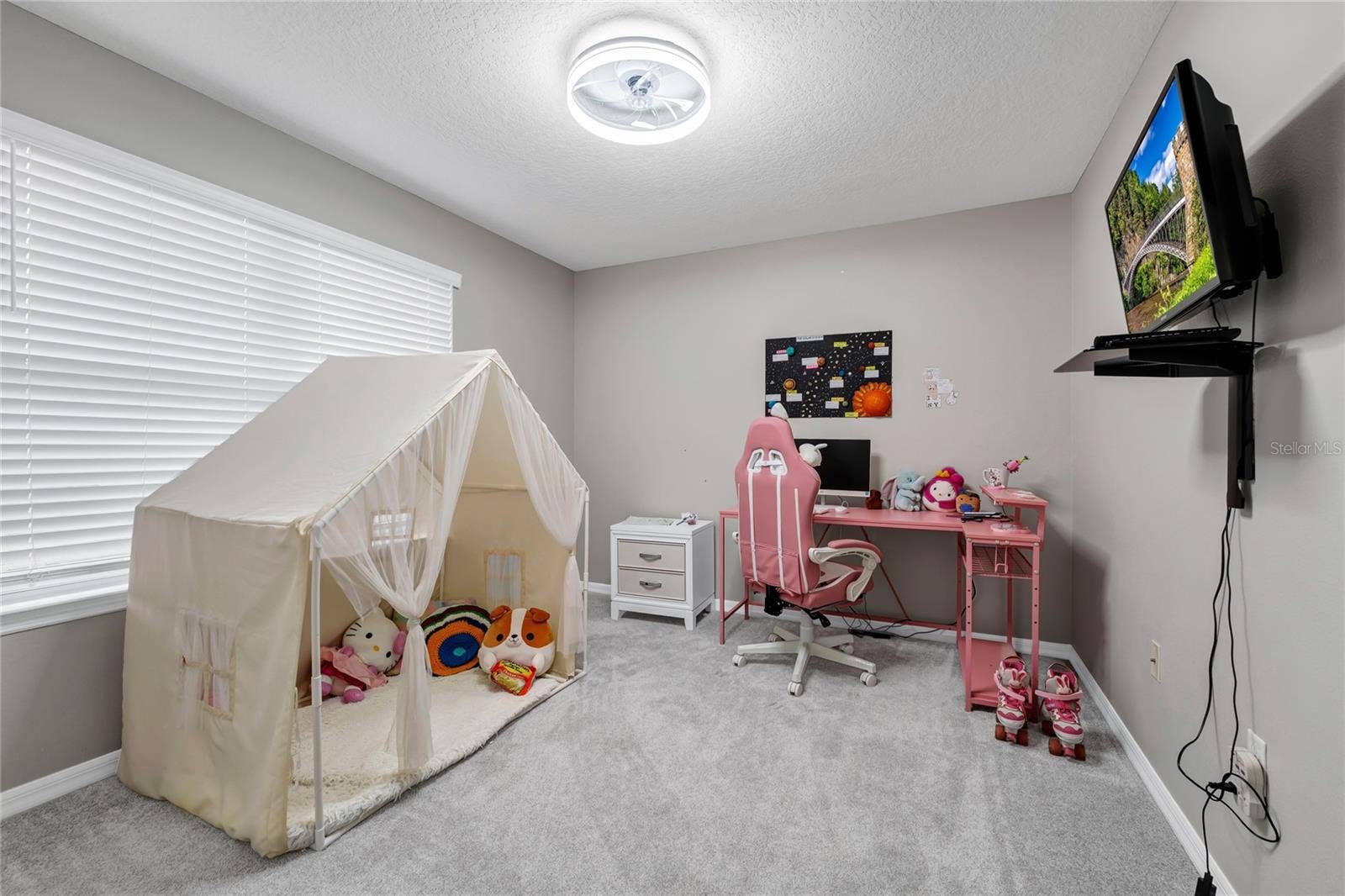 8806 TATARA STREET, Orlando, FL 32836 8806 TATARA STREET, Orlando, FL 32836