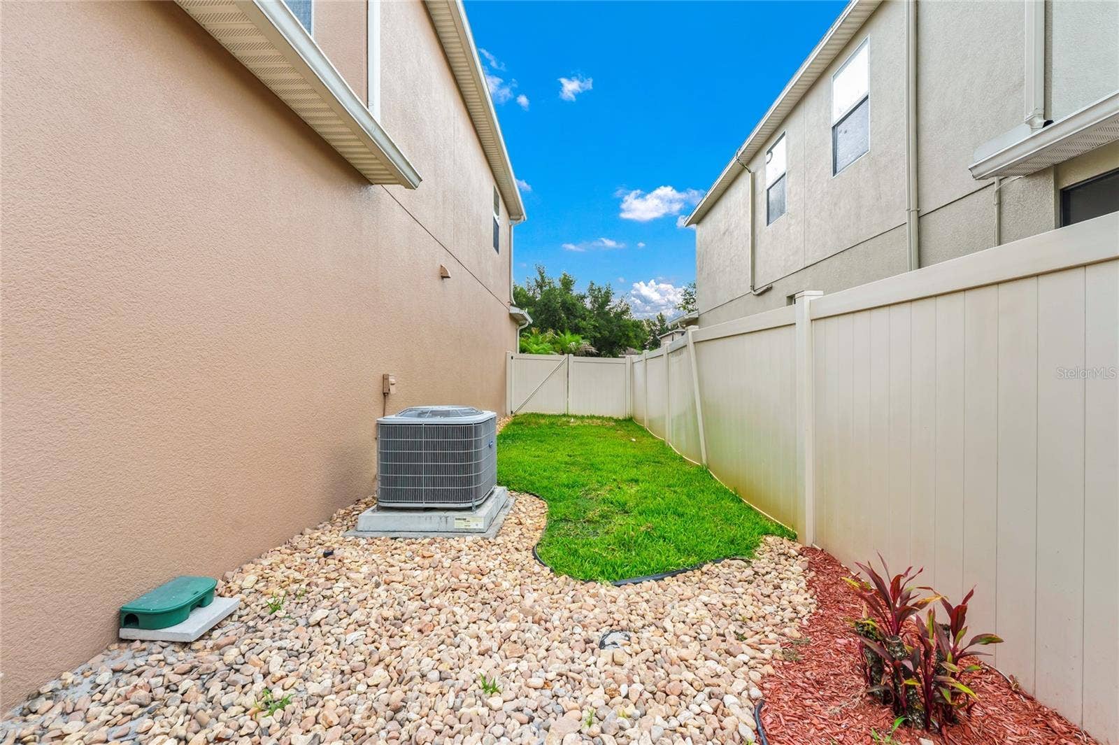 8806 TATARA STREET, Orlando, FL 32836 8806 TATARA STREET, Orlando, FL 32836