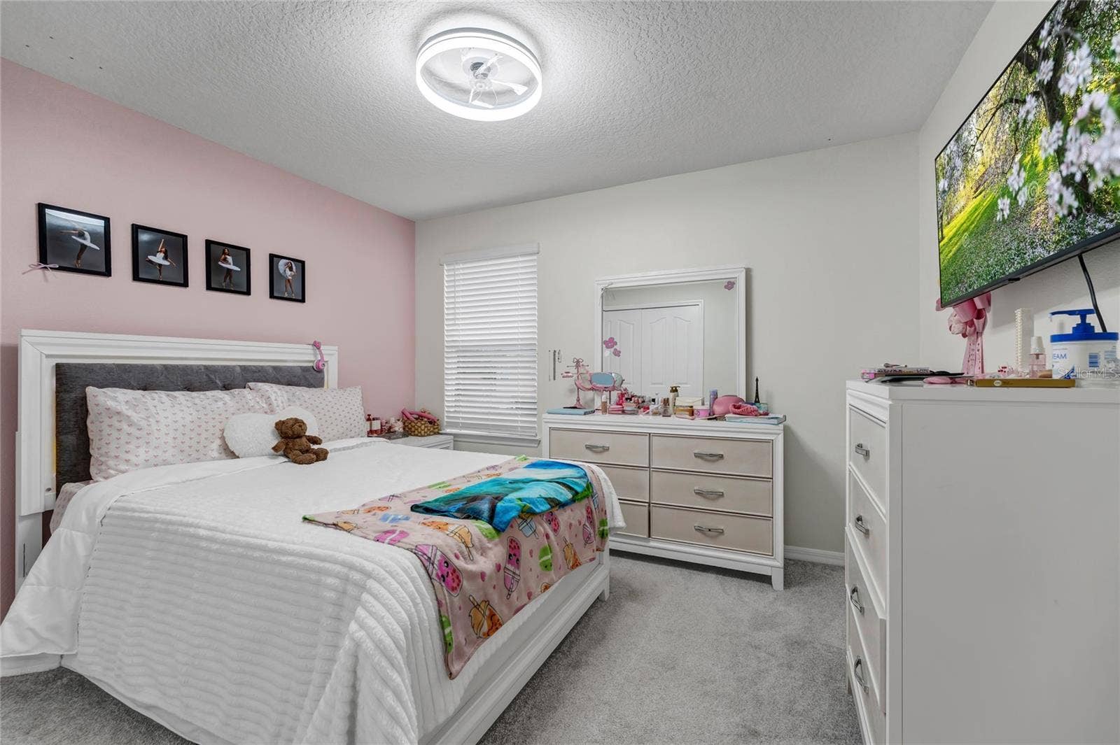 8806 TATARA STREET, Orlando, FL 32836 8806 TATARA STREET, Orlando, FL 32836