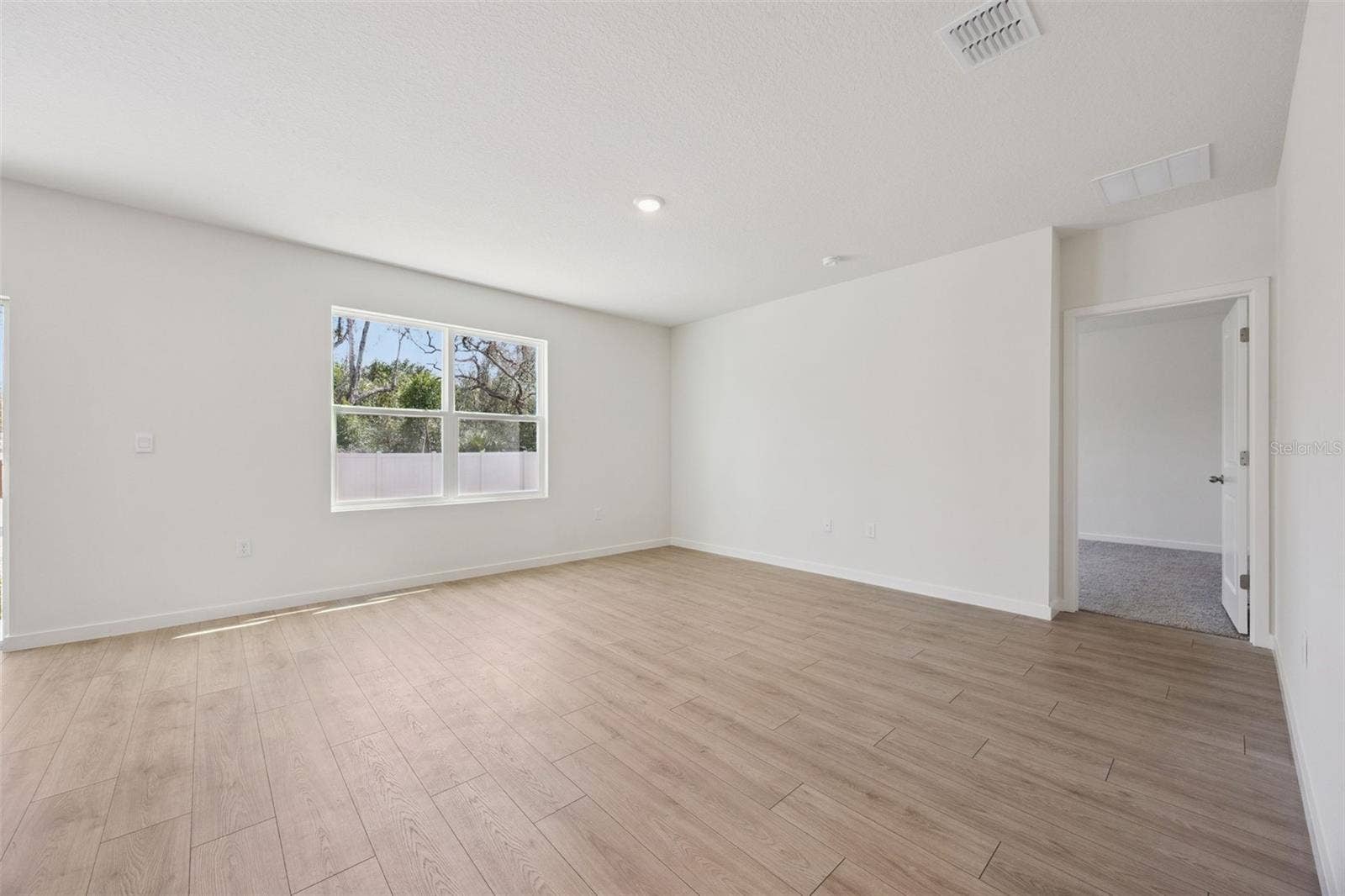 4040 BRADBURY WAY, Sanford, FL 32773 4040 BRADBURY WAY, Sanford, FL 32773