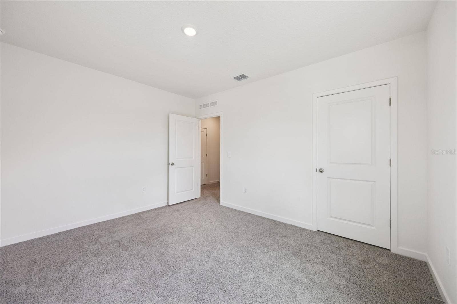 4040 BRADBURY WAY, Sanford, FL 32773 4040 BRADBURY WAY, Sanford, FL 32773