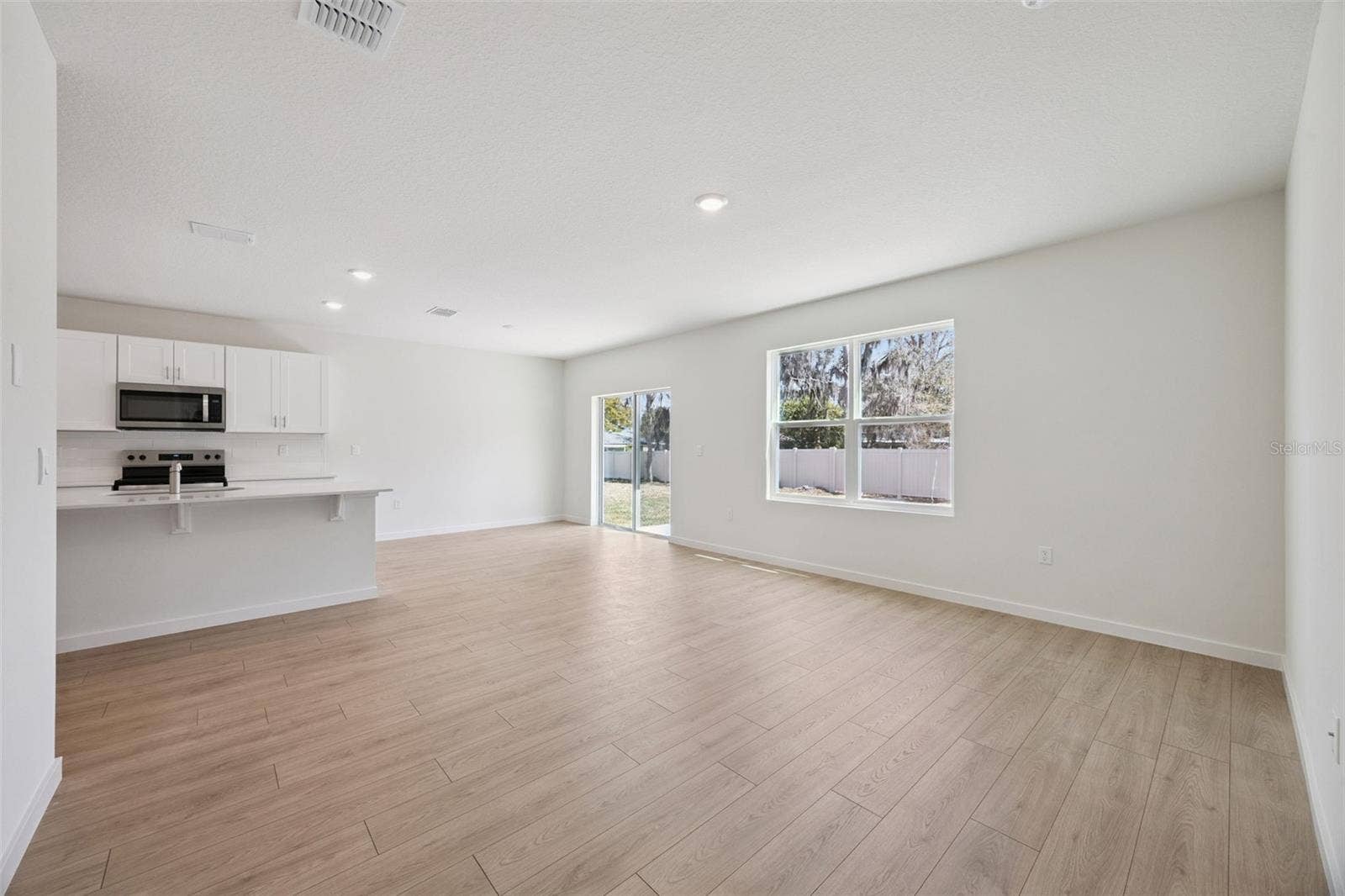 4040 BRADBURY WAY, Sanford, FL 32773 4040 BRADBURY WAY, Sanford, FL 32773