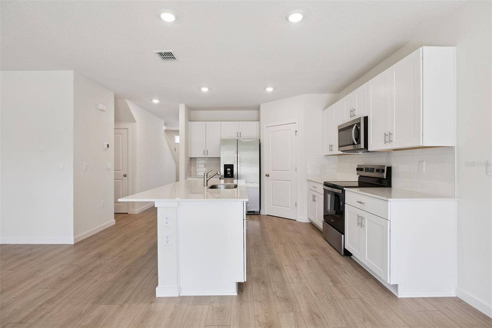 4040 BRADBURY WAY, Sanford, FL 32773 4040 BRADBURY WAY, Sanford, FL 32773
