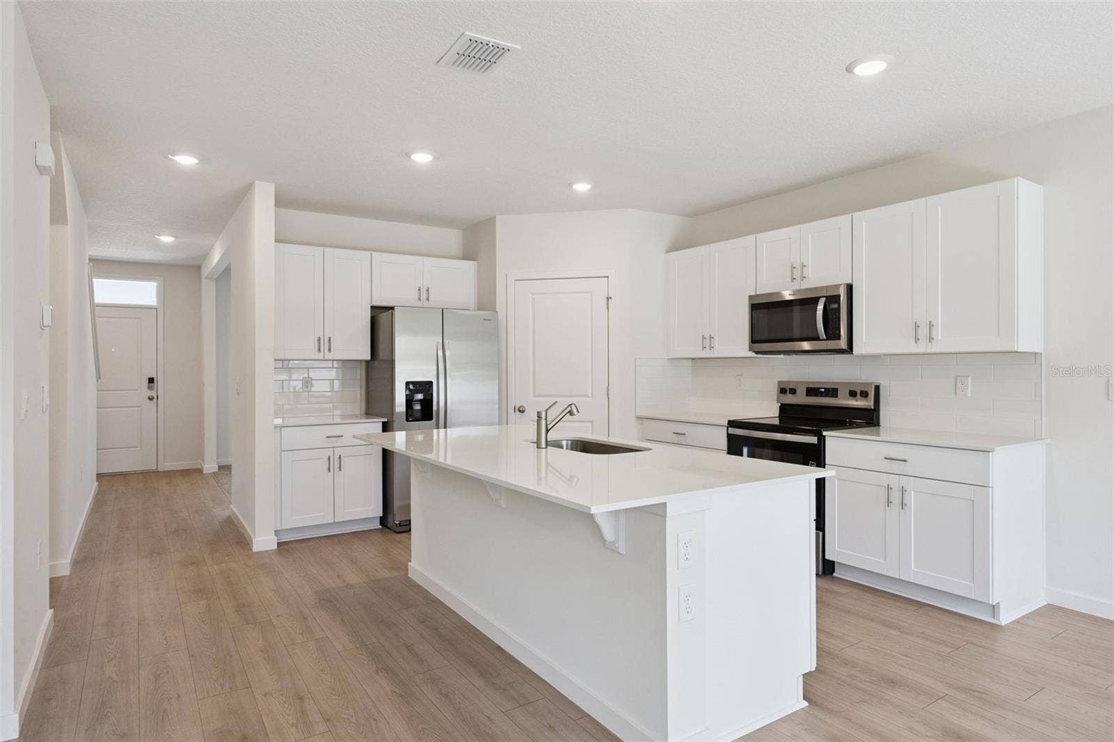 4040 BRADBURY WAY, Sanford, FL 32773 4040 BRADBURY WAY, Sanford, FL 32773