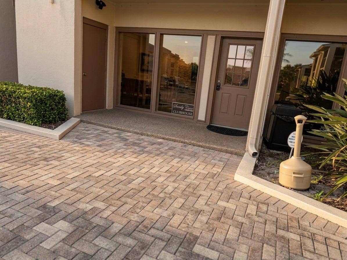 554 ORANGE DRIVE, #15, Altamonte Springs, FL 32701