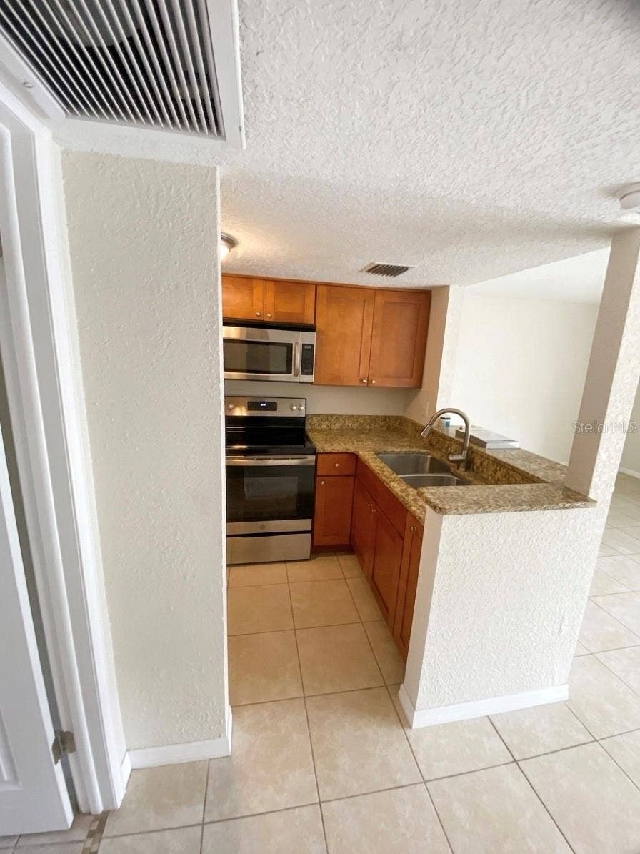 554 ORANGE DRIVE, #15, Altamonte Springs, FL 32701