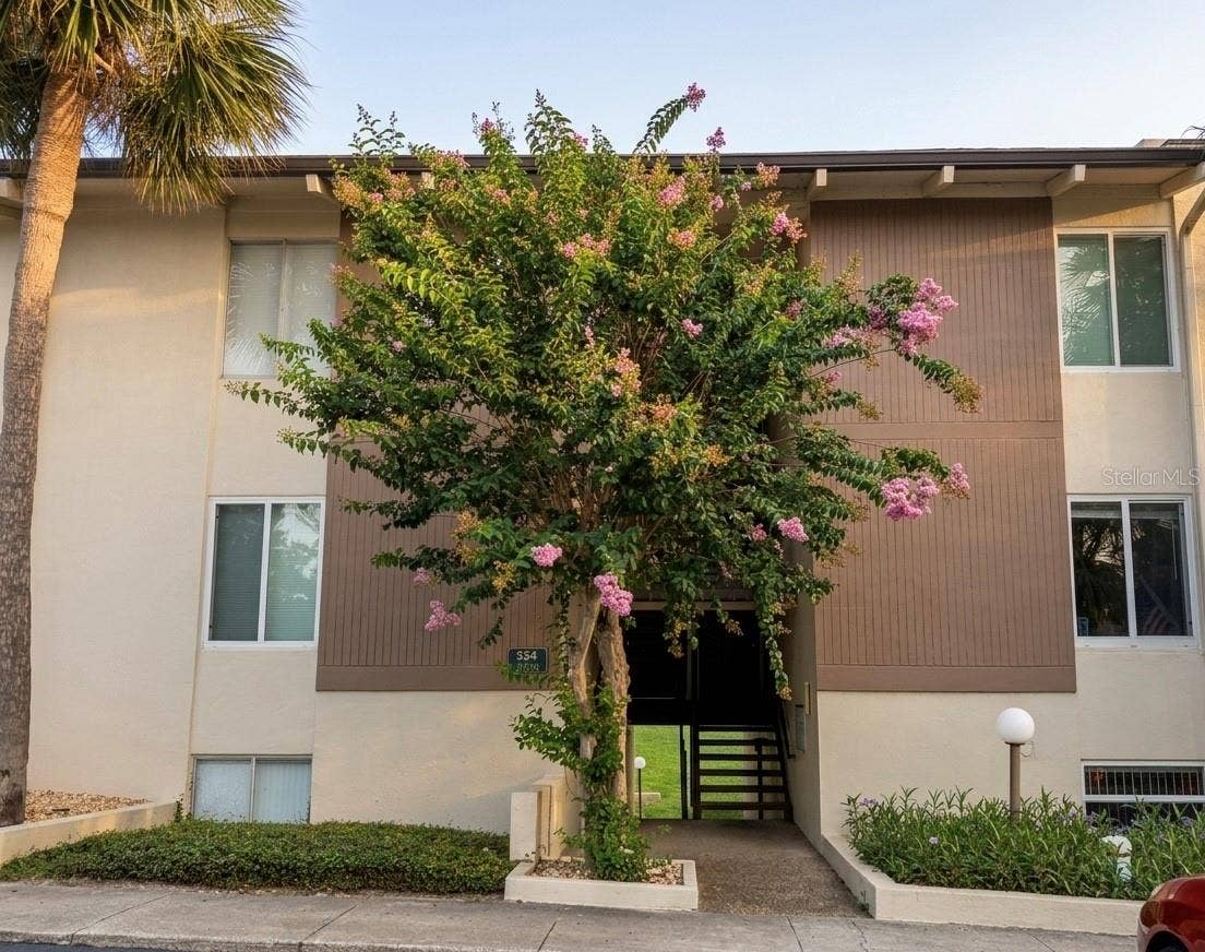 554 ORANGE DRIVE, #15, Altamonte Springs, FL 32701