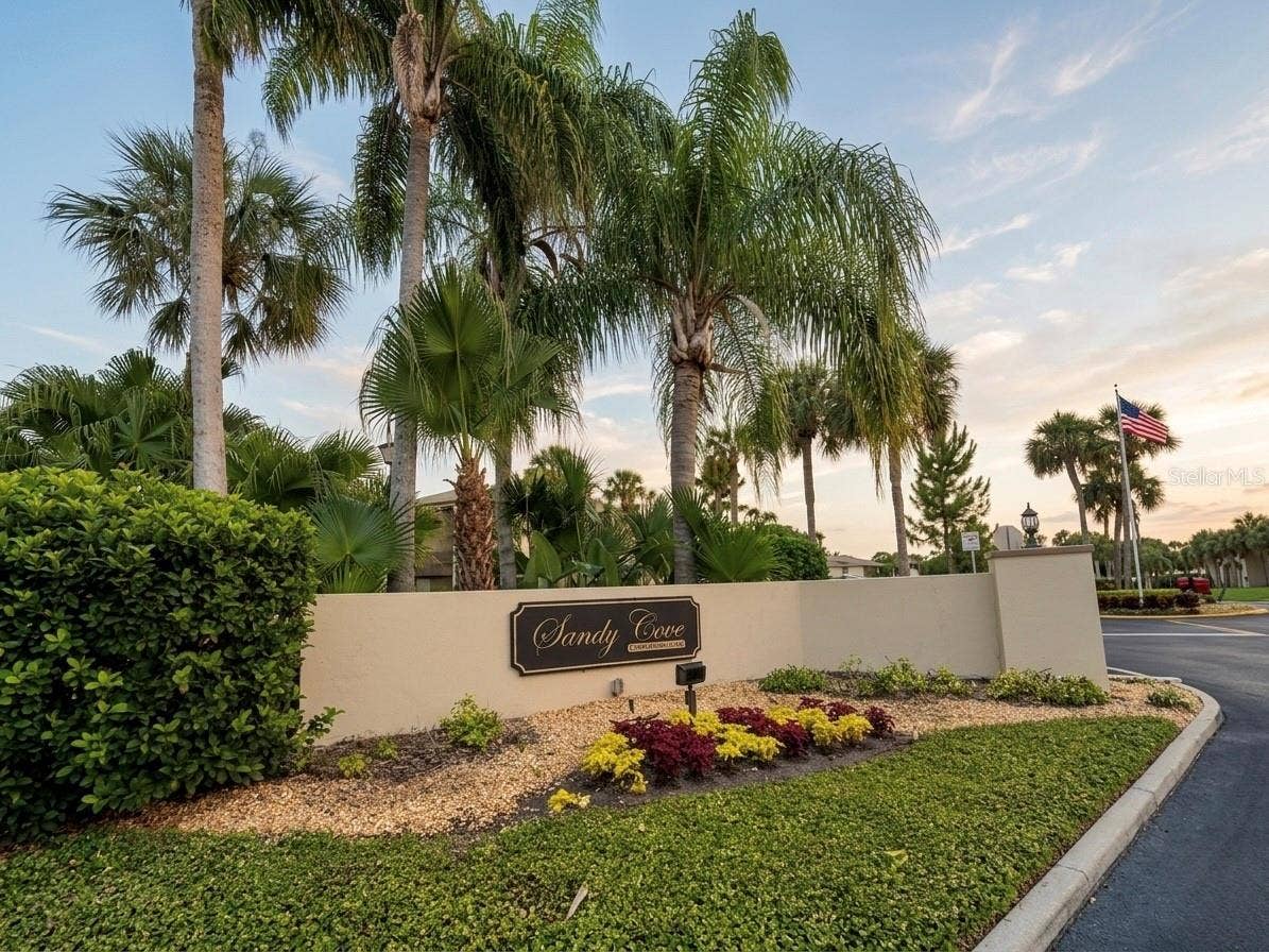 554 ORANGE DRIVE, #15, Altamonte Springs, FL 32701