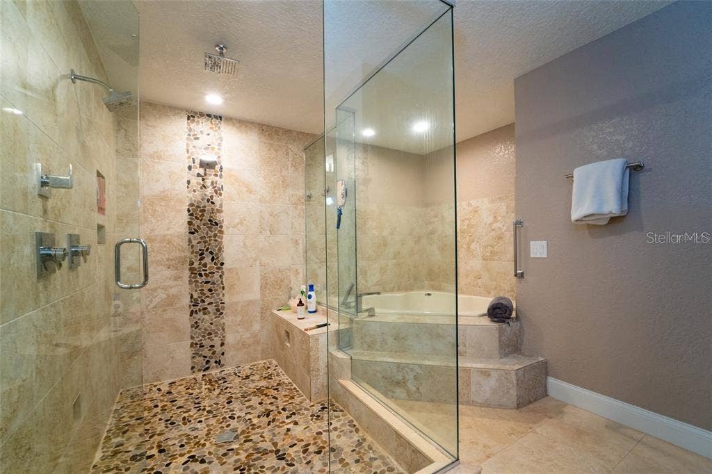 4627 WOODLOT COURT, Orlando, FL 32835 4627 WOODLOT COURT, Orlando, FL 32835