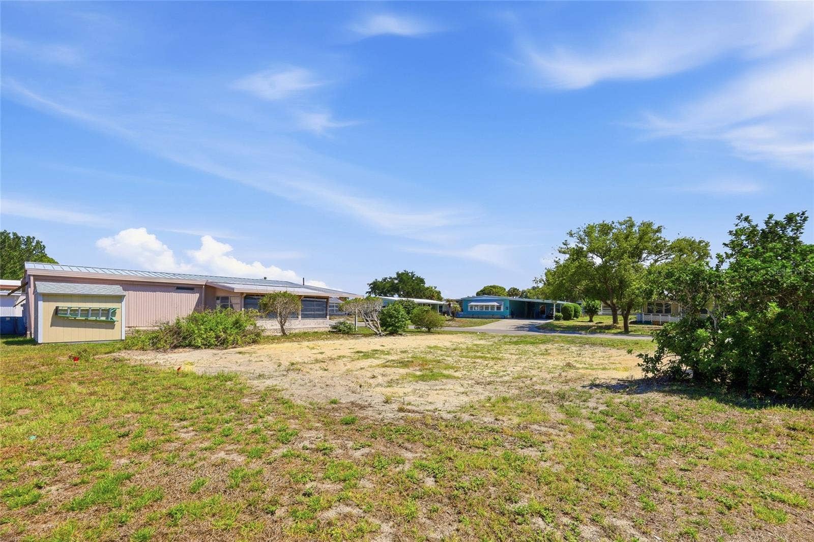 1223 NASSAU CIRCLE, Tavares, FL 32778