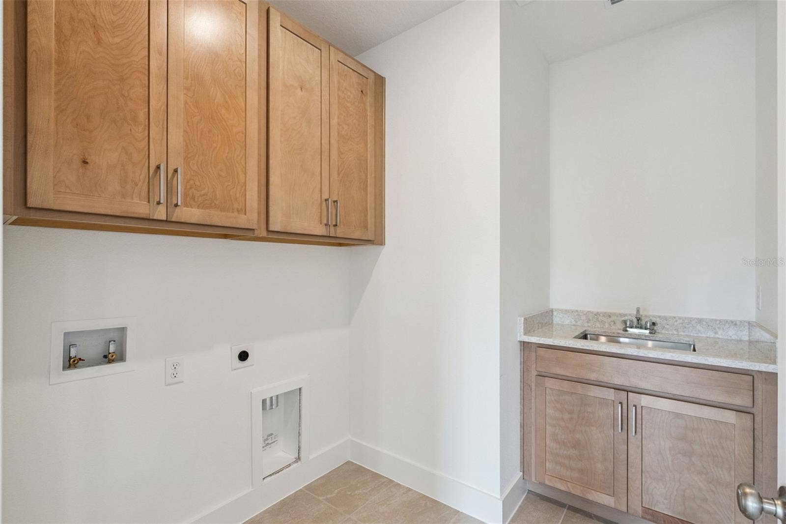 17422 HONEYBELL TANGELO COURT, Winter Garden, FL 34787 Laundry