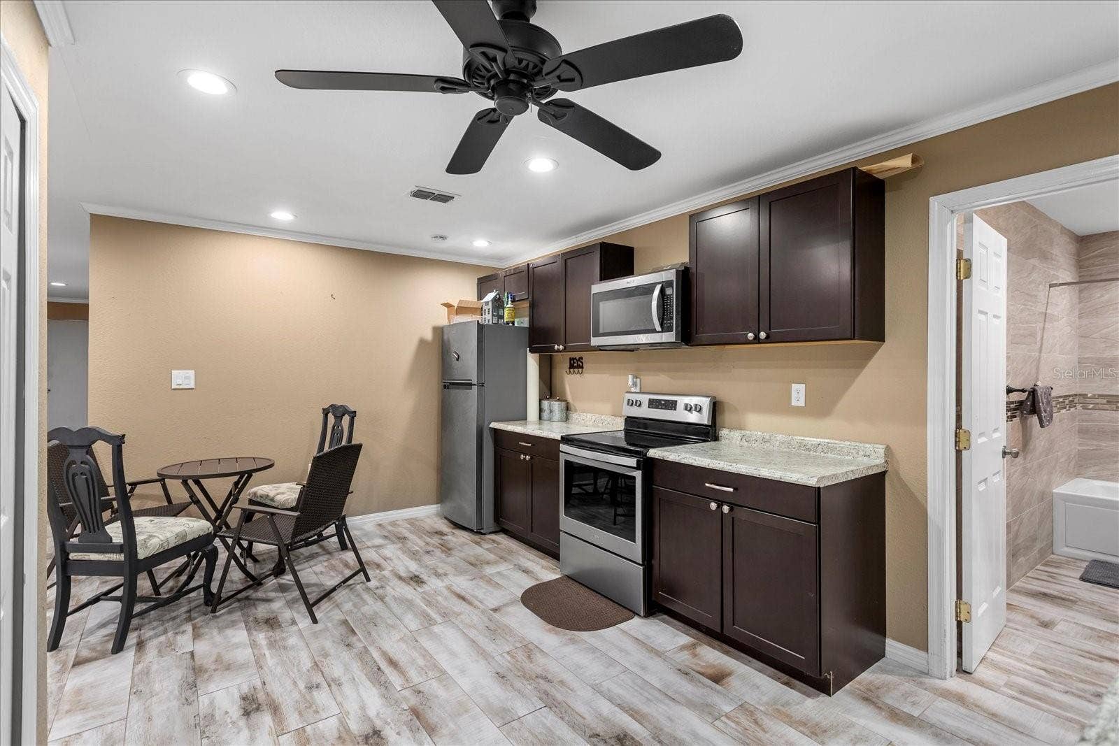 524 EDEN PARK, Altamonte Springs, FL 32714 In Law