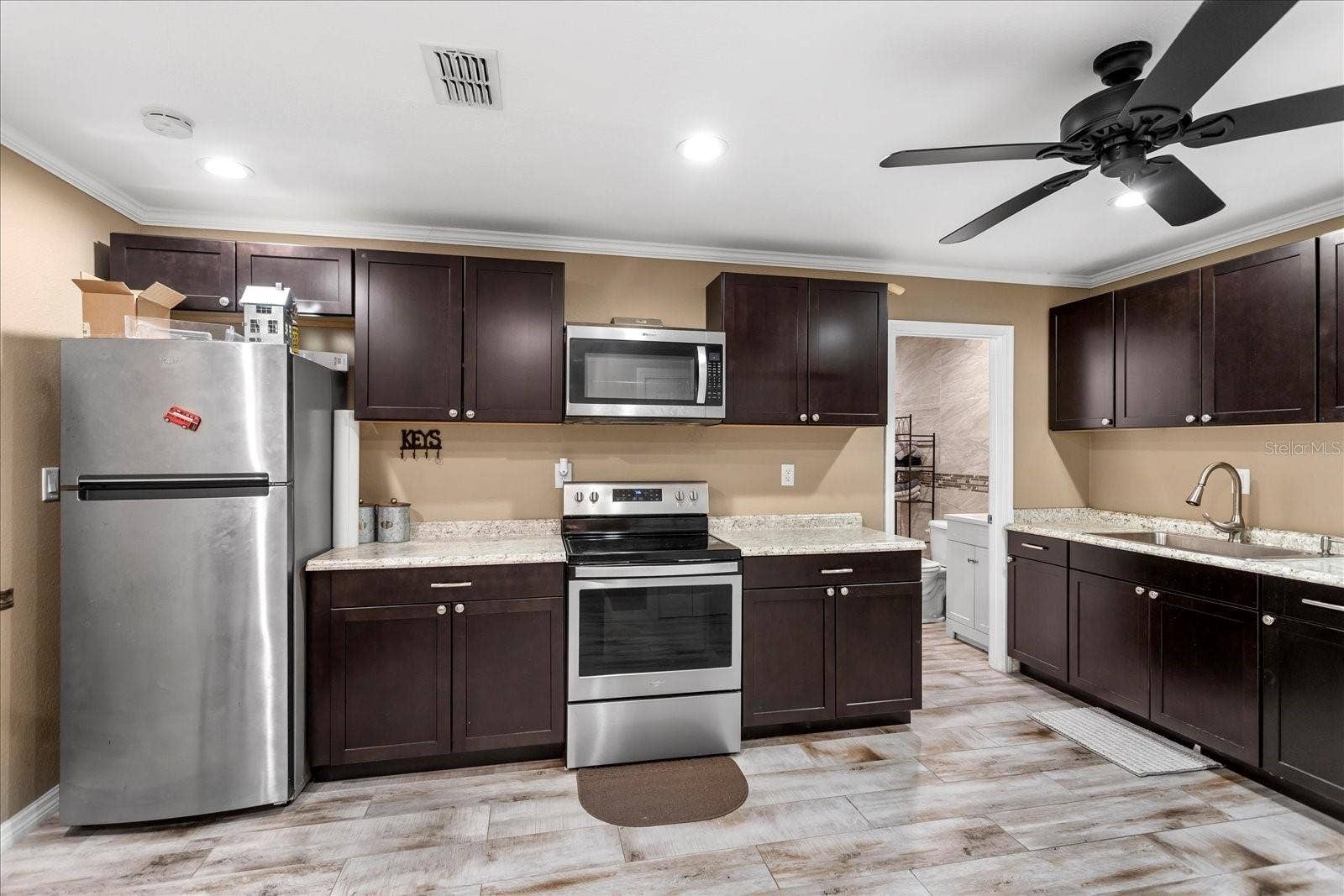 524 EDEN PARK, Altamonte Springs, FL 32714 In Law Kitchen