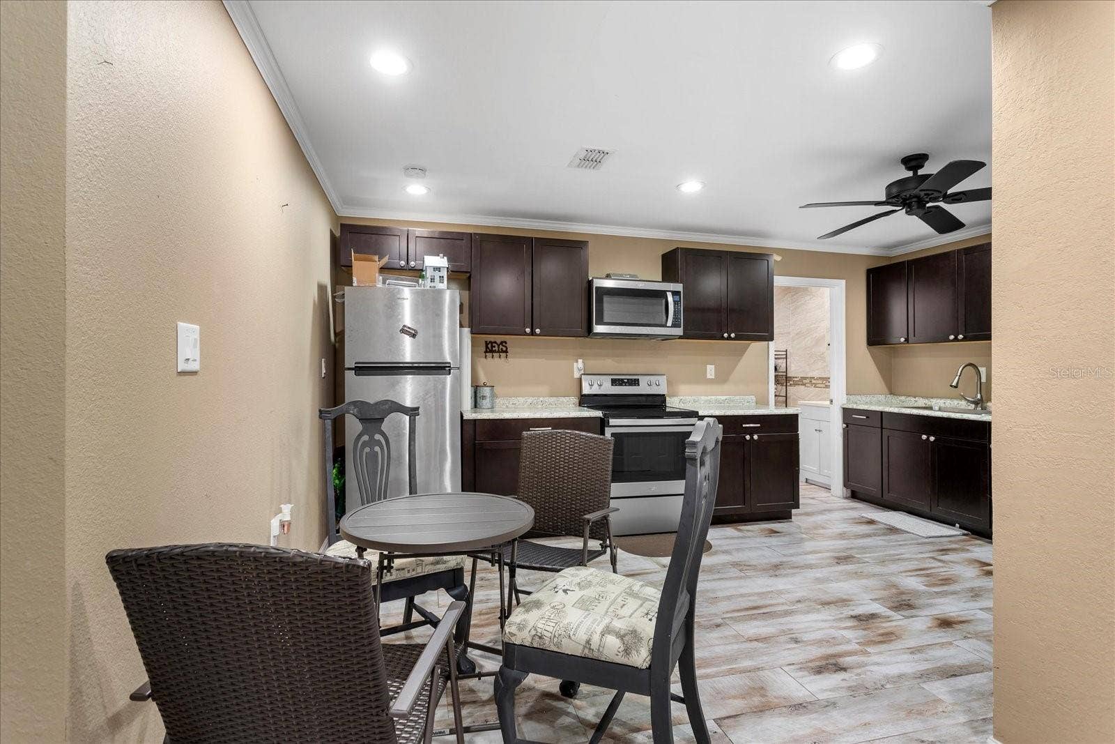 524 EDEN PARK, Altamonte Springs, FL 32714 In Law